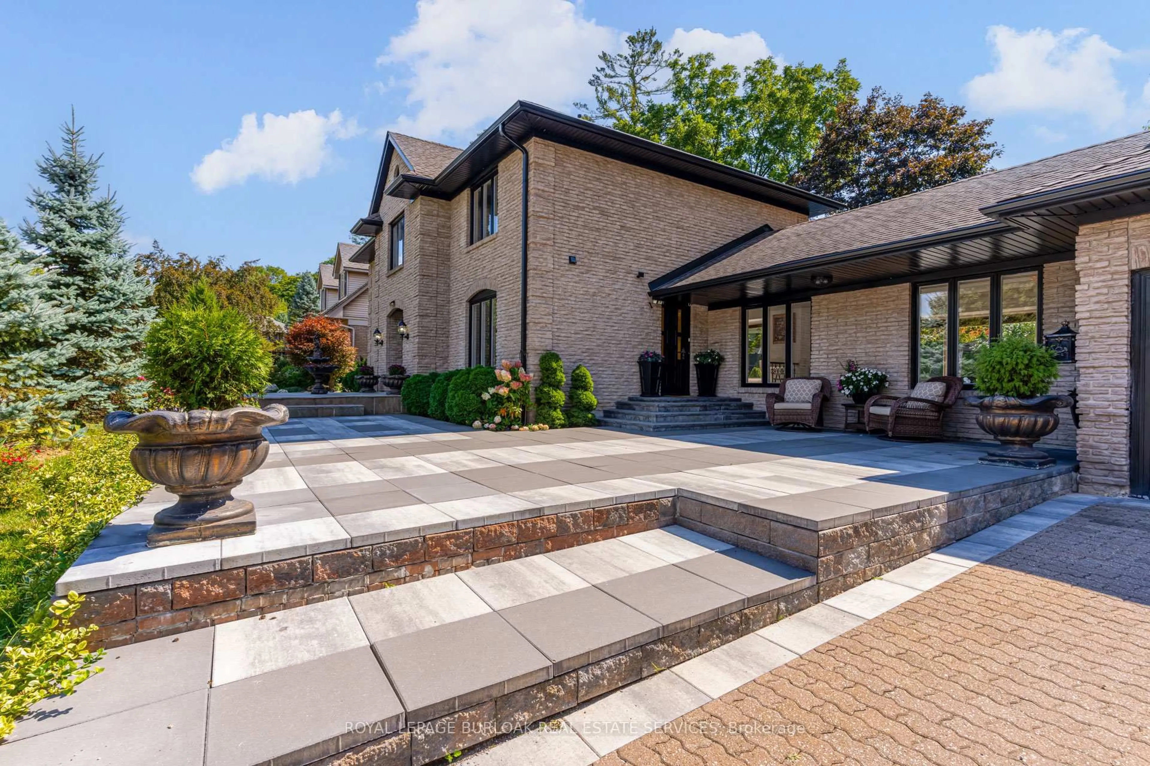 Unknown for 28 Stonegate Dr, Hamilton Ontario L9G 3R7