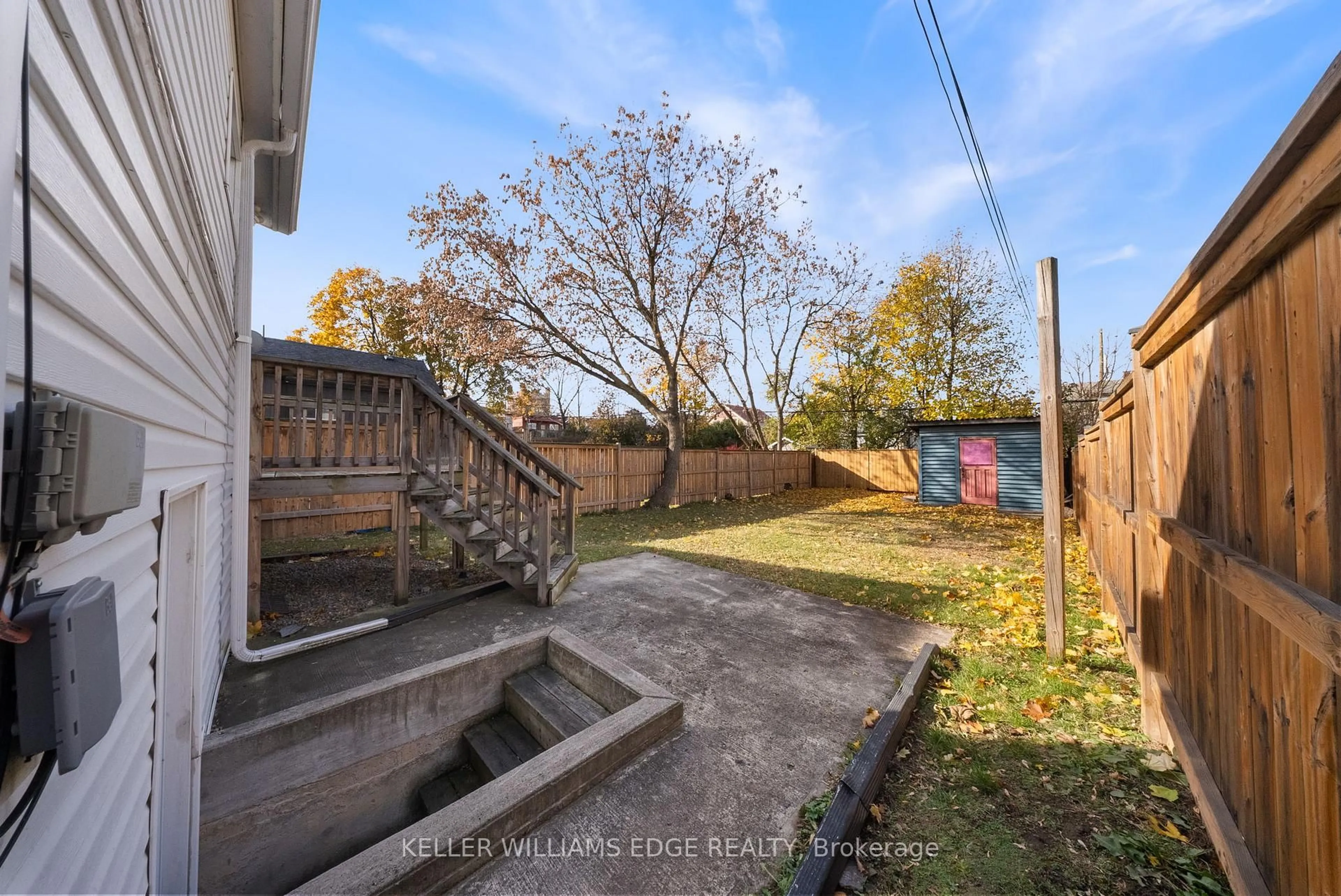 Patio, street for 23 Wexford Ave, Hamilton Ontario L8H 4M2