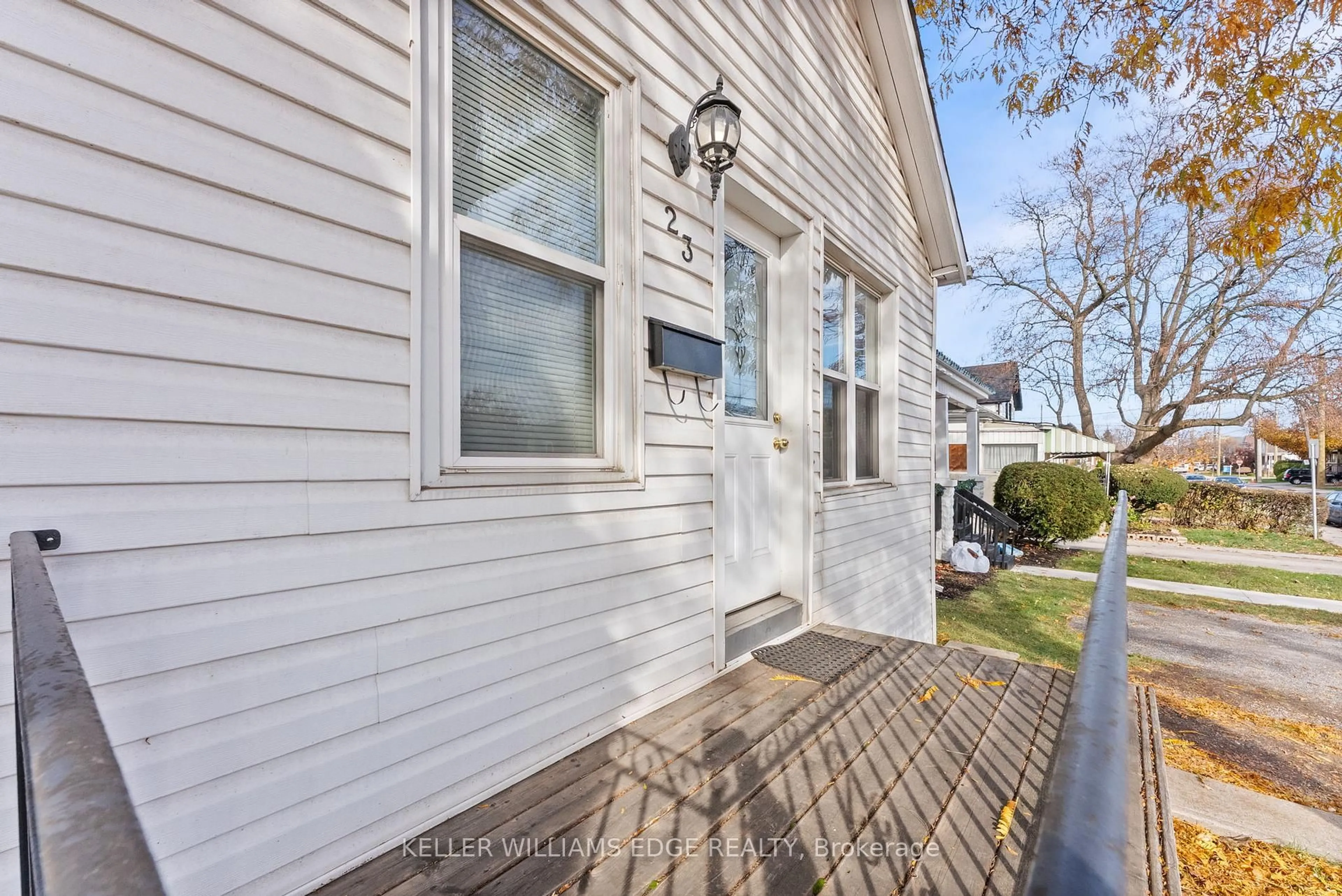 Home with vinyl exterior material, street for 23 Wexford Ave, Hamilton Ontario L8H 4M2