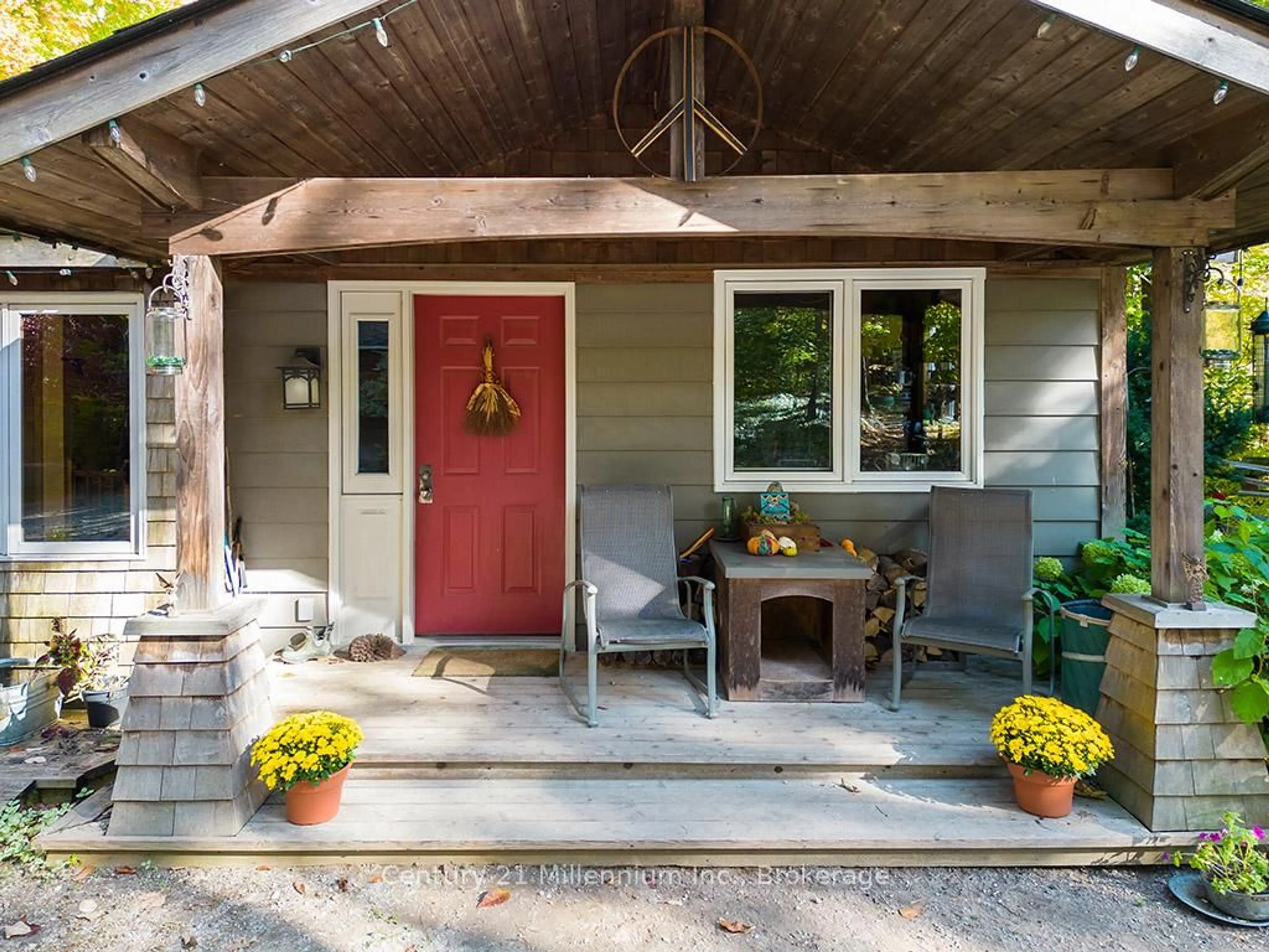Indoor entryway for 265797 25th Sdrd, Meaford Ontario N4L 1W5