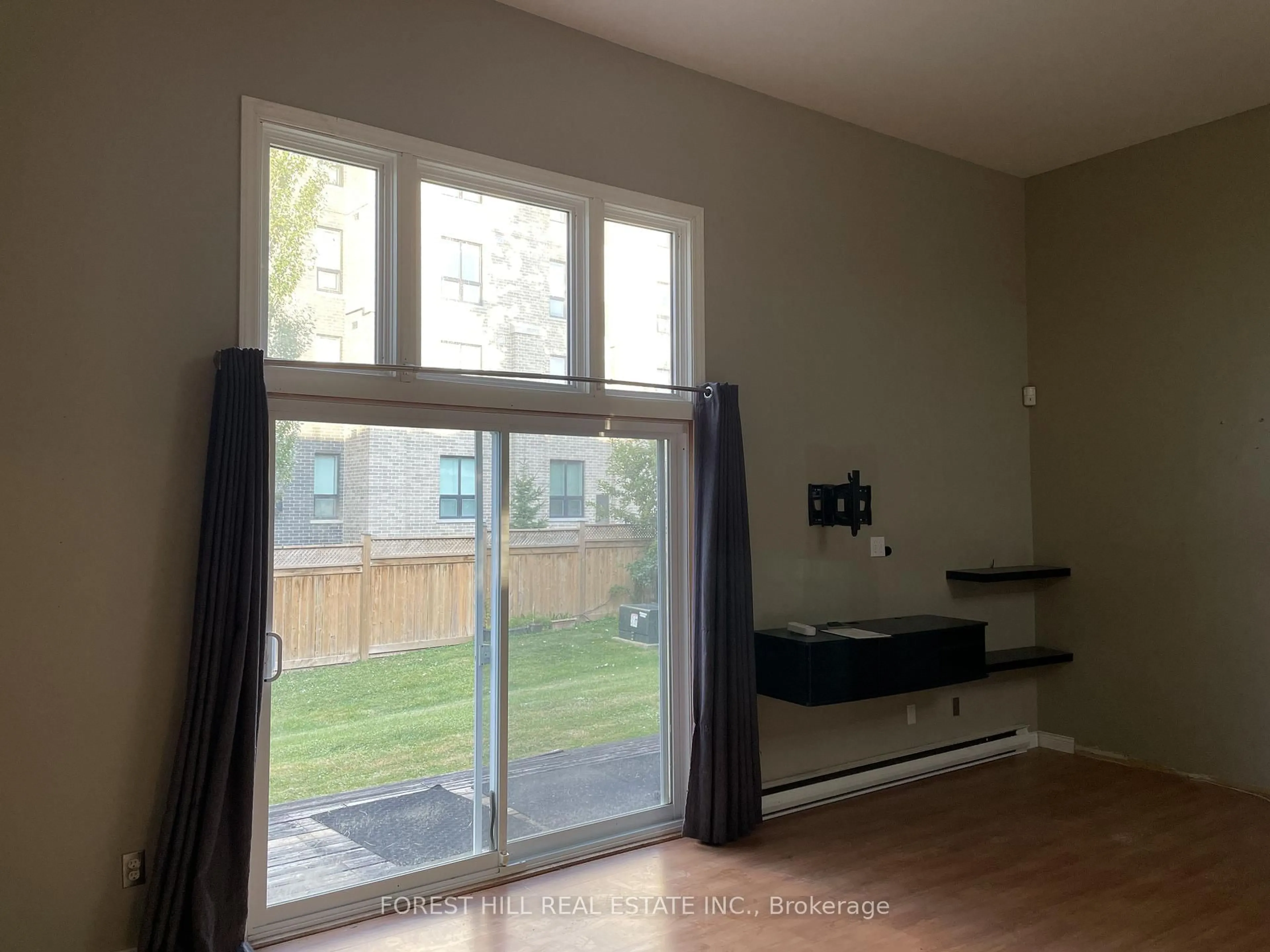 A pic of a room for 40 Fairfax Crt #3, London North Ontario N6G 3Y3