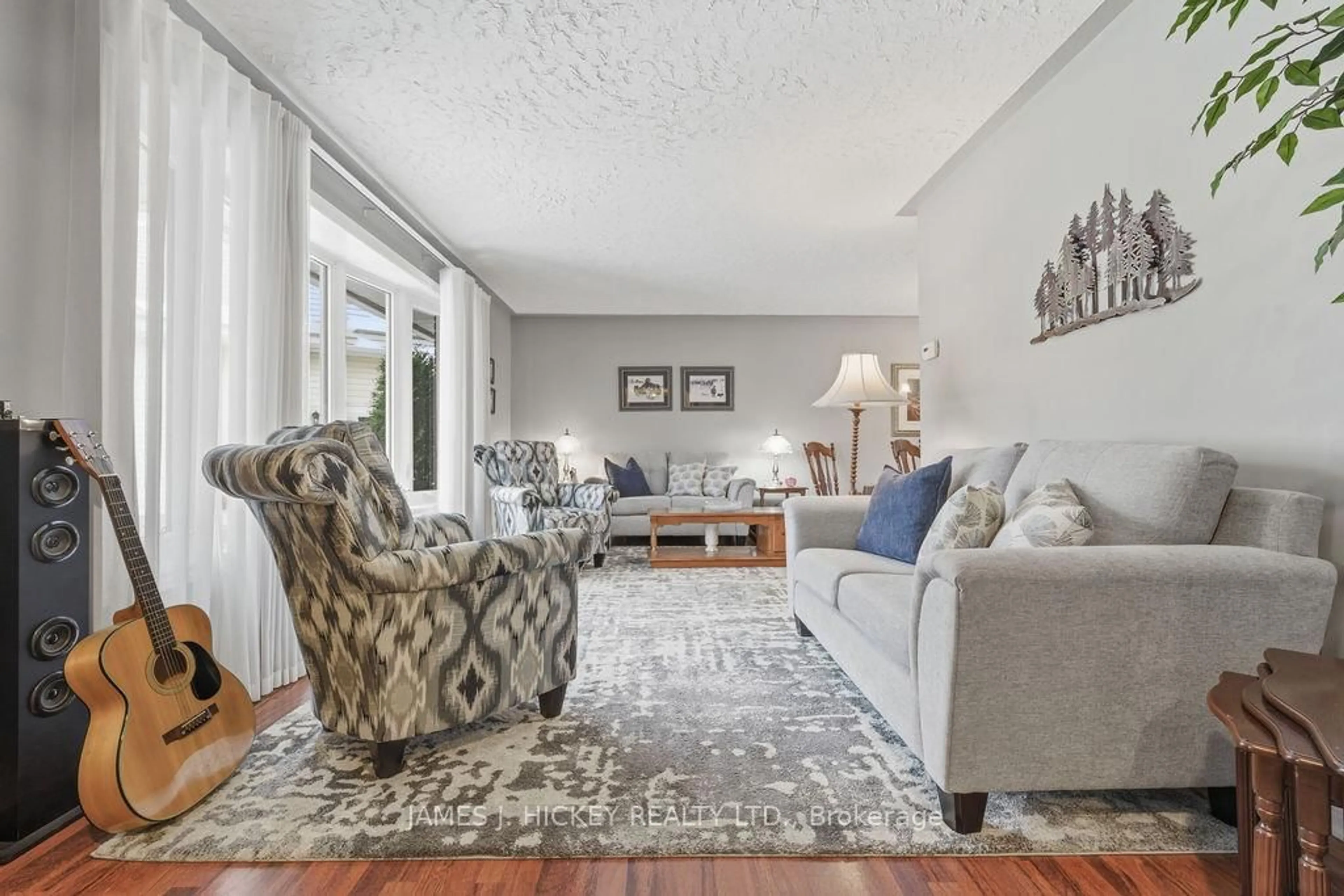 Living room with furniture, unknown for 15 Tamarack St, Deep River Ontario K0J 1P0