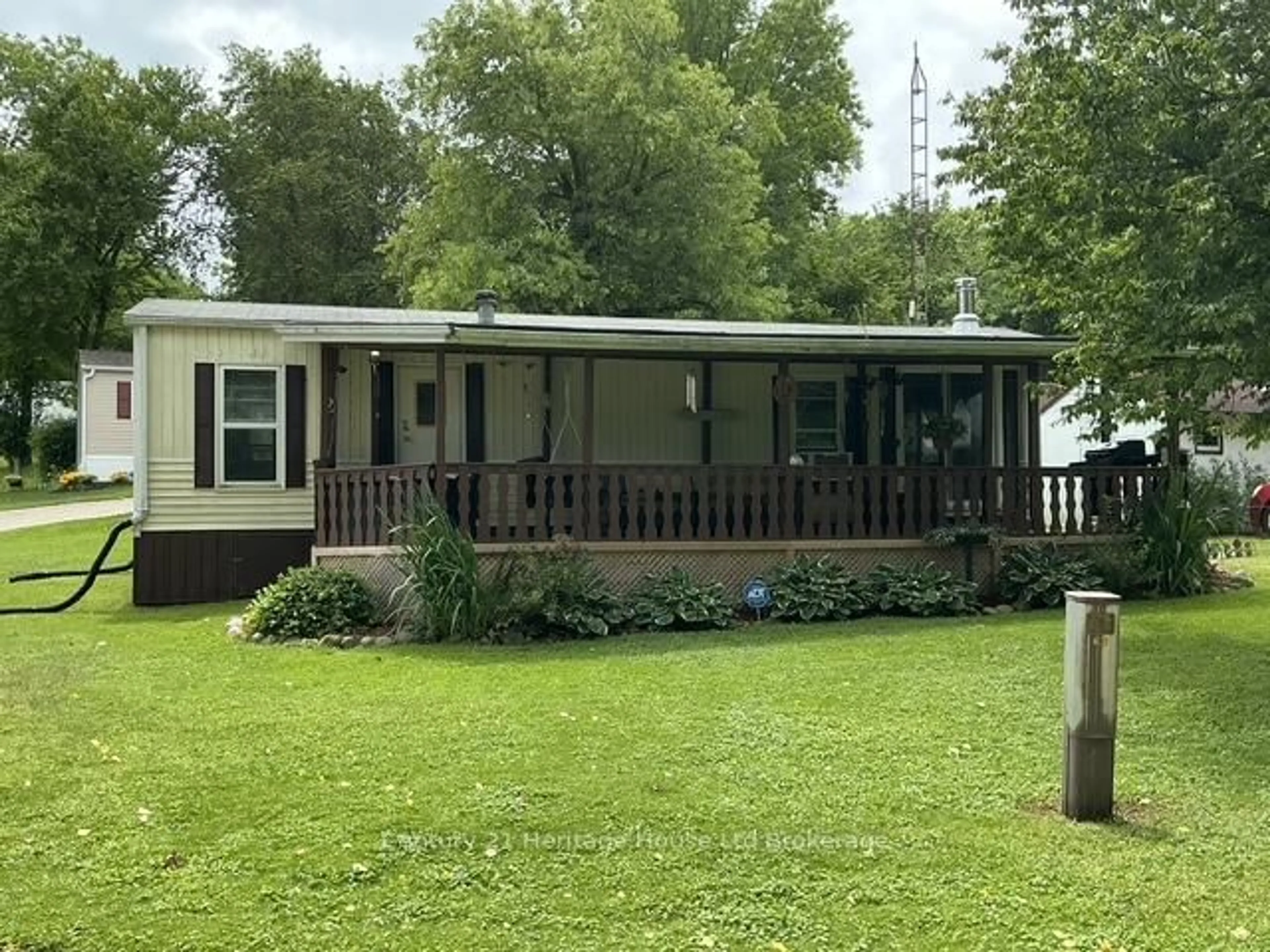 Home with vinyl exterior material, water/lake/river/ocean view for 596101 Oxford 59 Highway #2 Whylie, East Zorra-Tavistock Ontario N4S 7W1