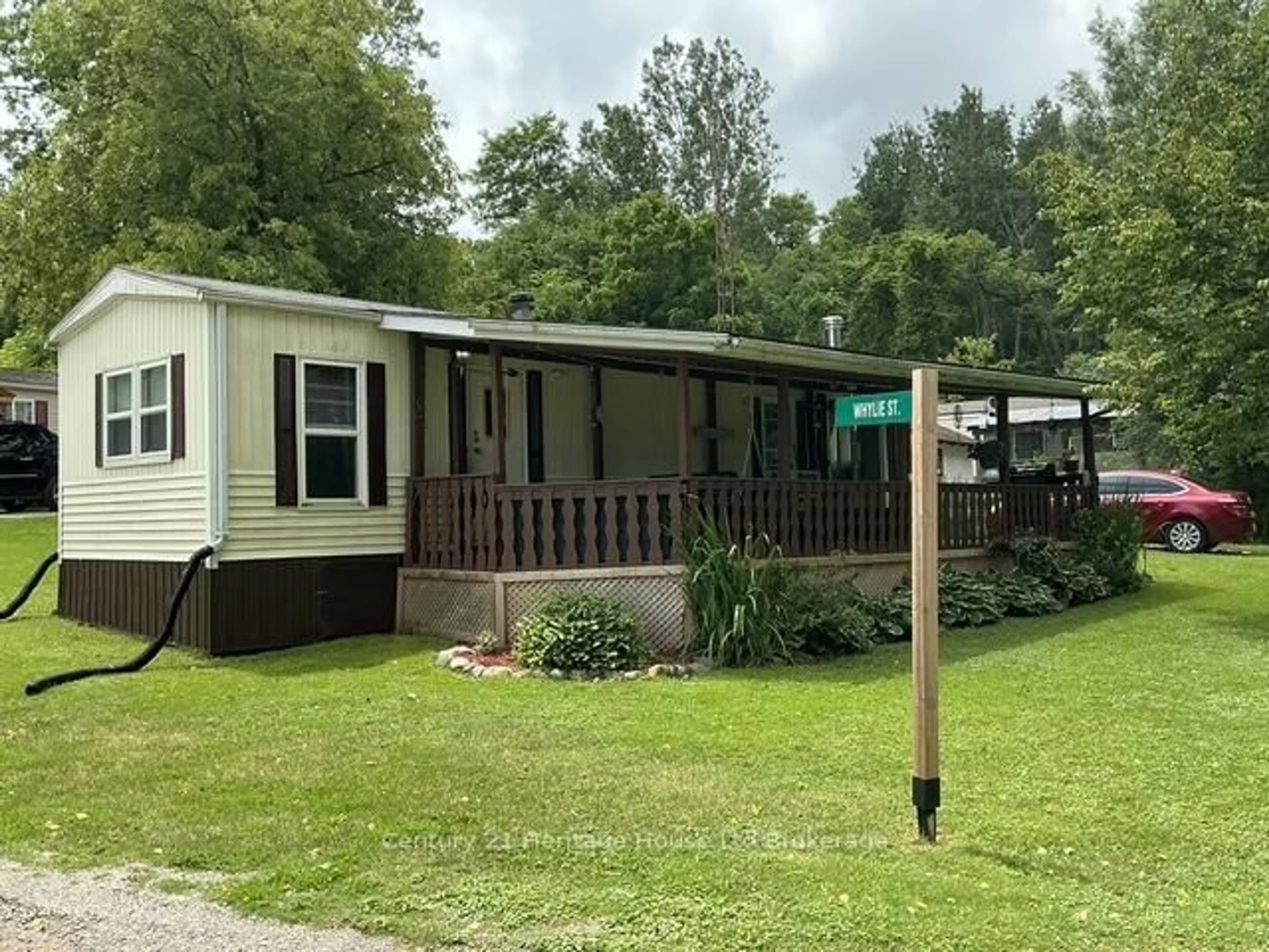 Home with vinyl exterior material, water/lake/river/ocean view for 596101 Oxford 59 Highway #2 Whylie, East Zorra-Tavistock Ontario N4S 7W1