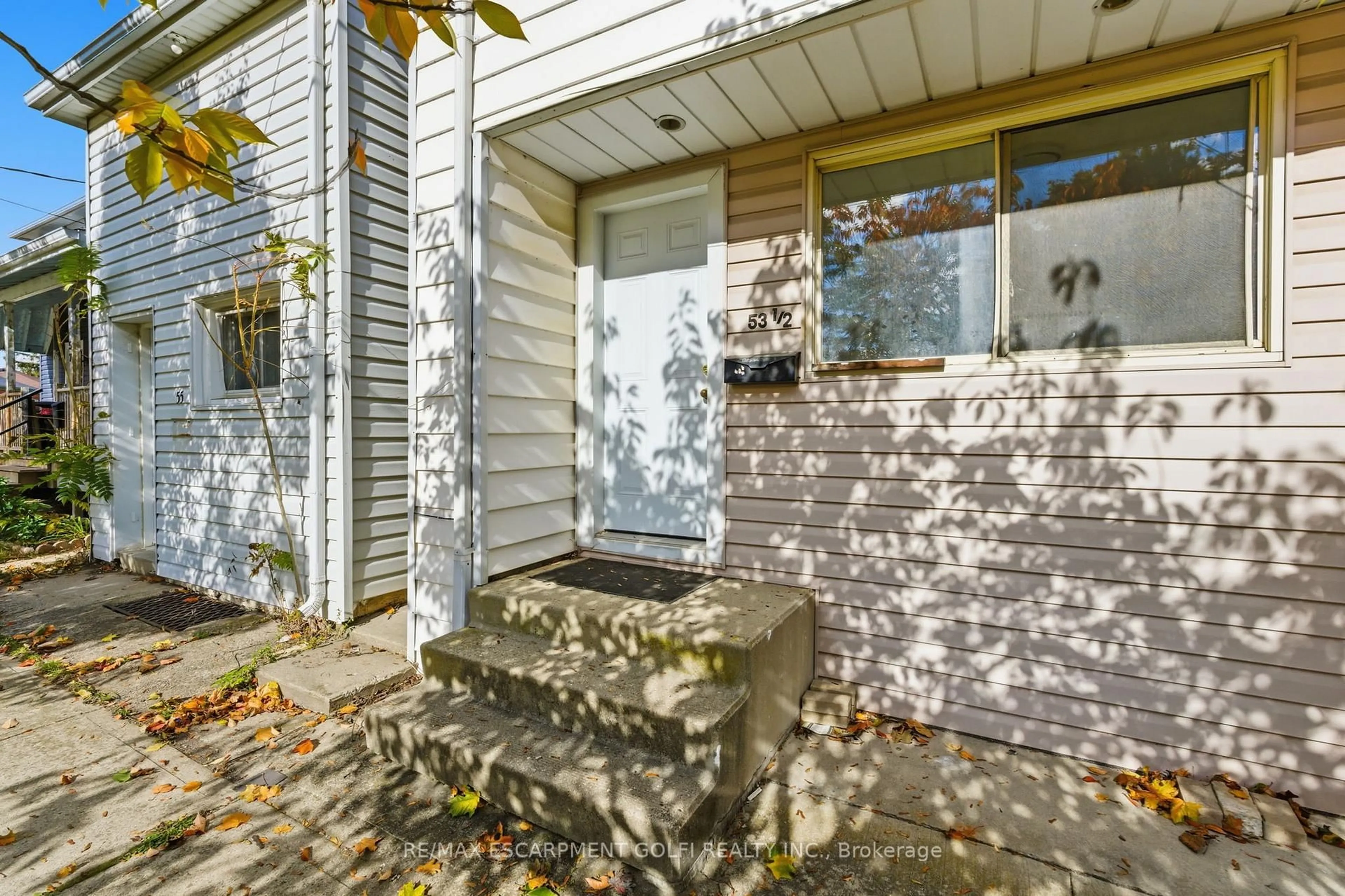 Unknown for 53 1/2-55 Duke St, Brantford Ontario N3T 3T8