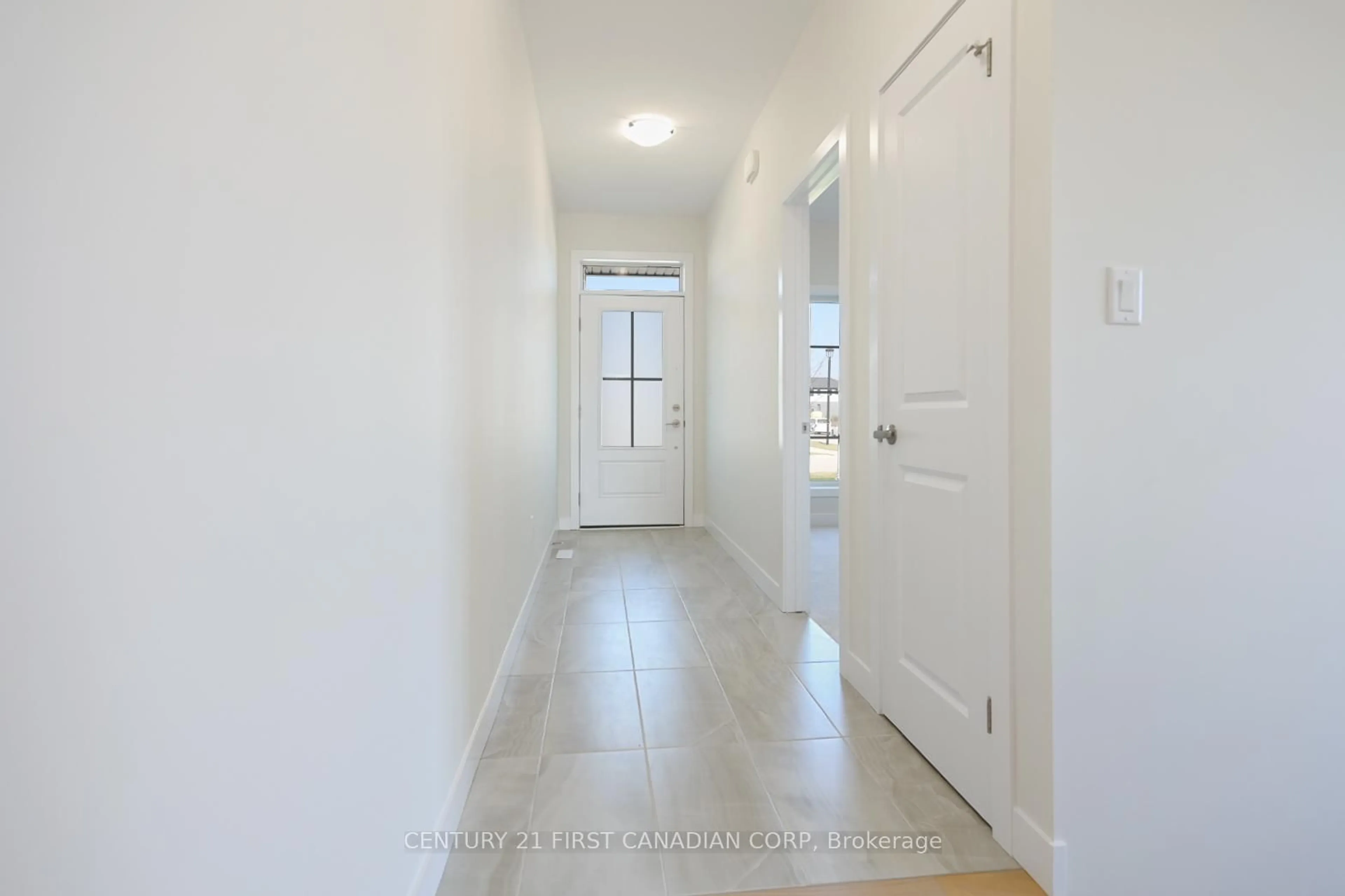 Indoor entryway for 6673 Hayward Dr, London South Ontario N6P 0H7