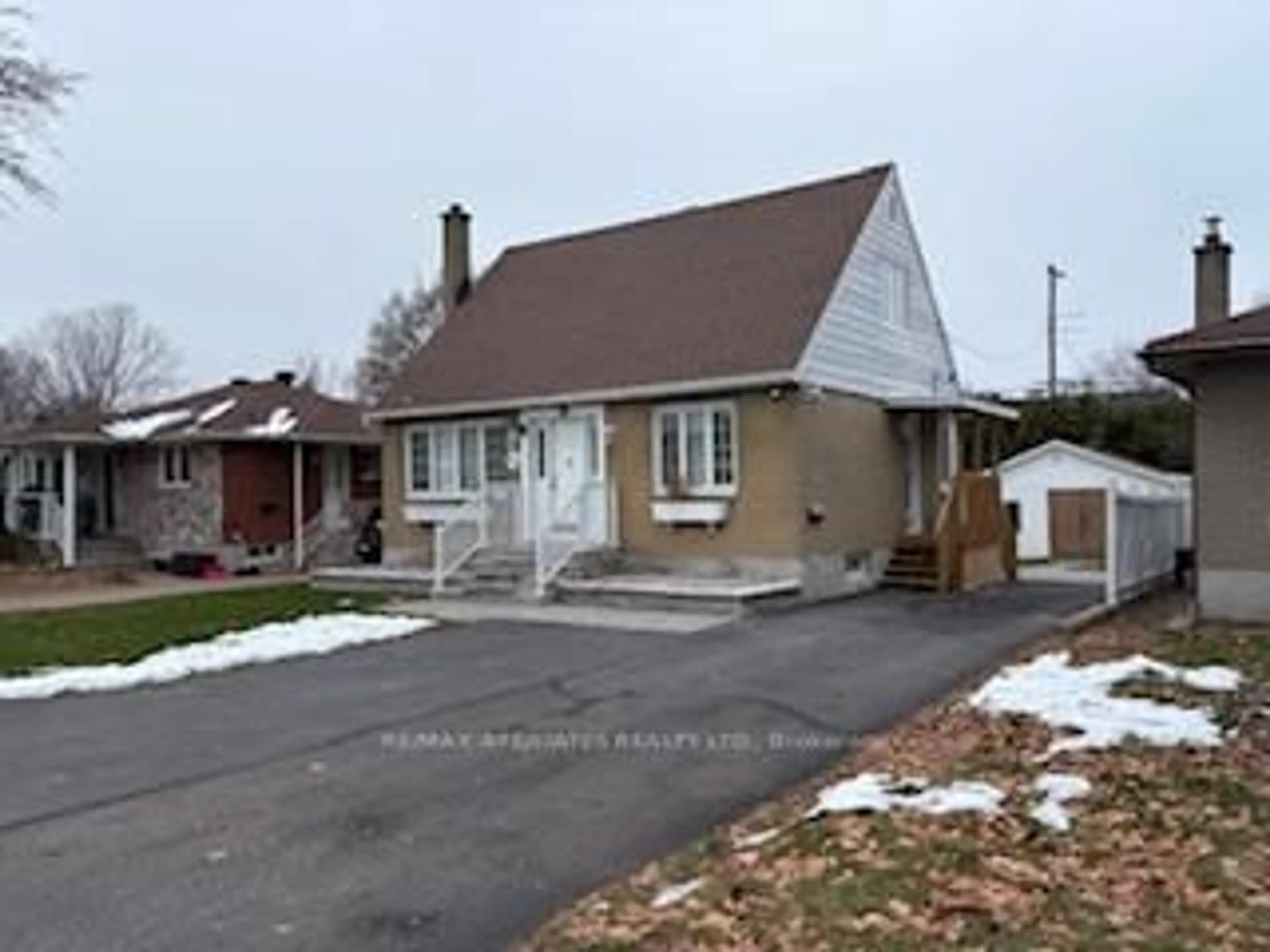 Unknown for 323 Fullerton Ave, Ottawa Ontario K1K 1K2