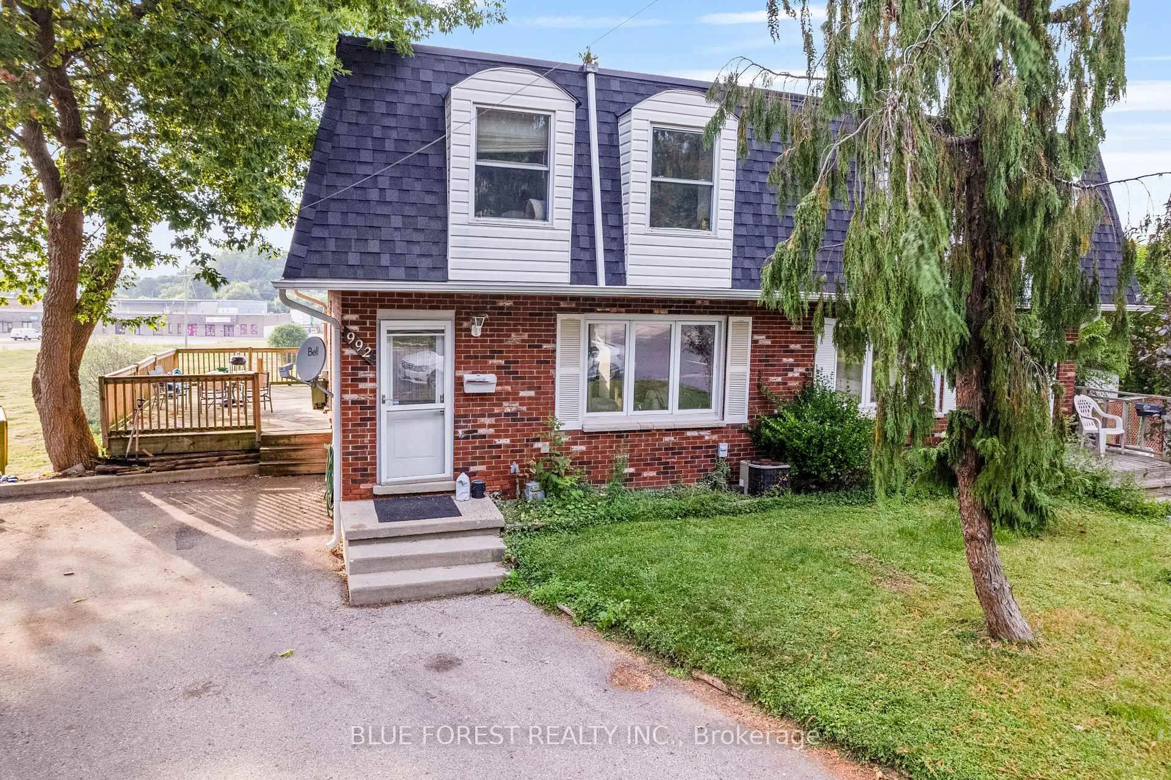 Home with brick exterior material, street for 992 Eagle Crt, London South Ontario N5Z 4K6