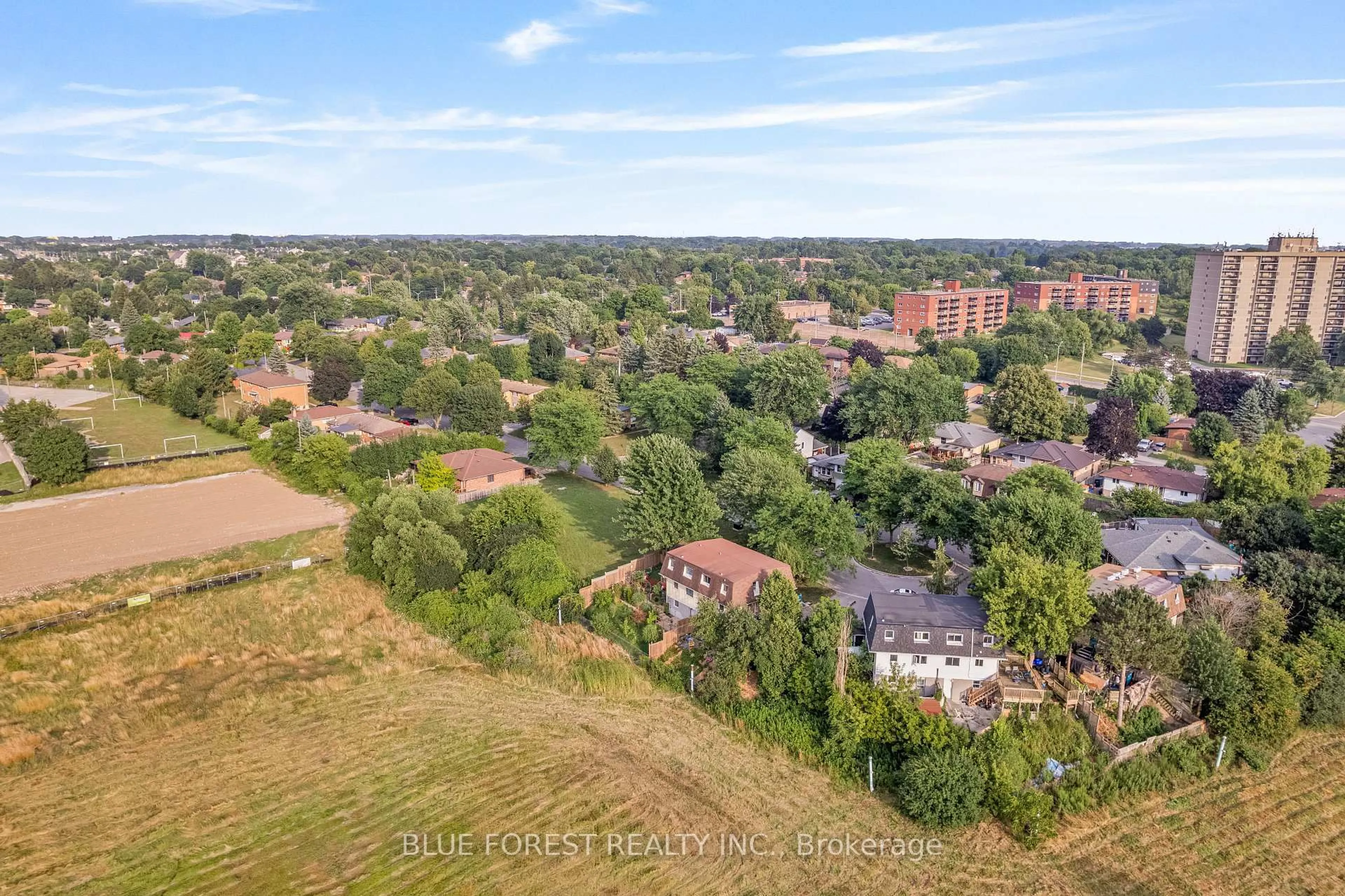 A pic from outside/outdoor area/front of a property/back of a property/a pic from drone, city buildings view from balcony for 992 Eagle Crt, London South Ontario N5Z 4K6