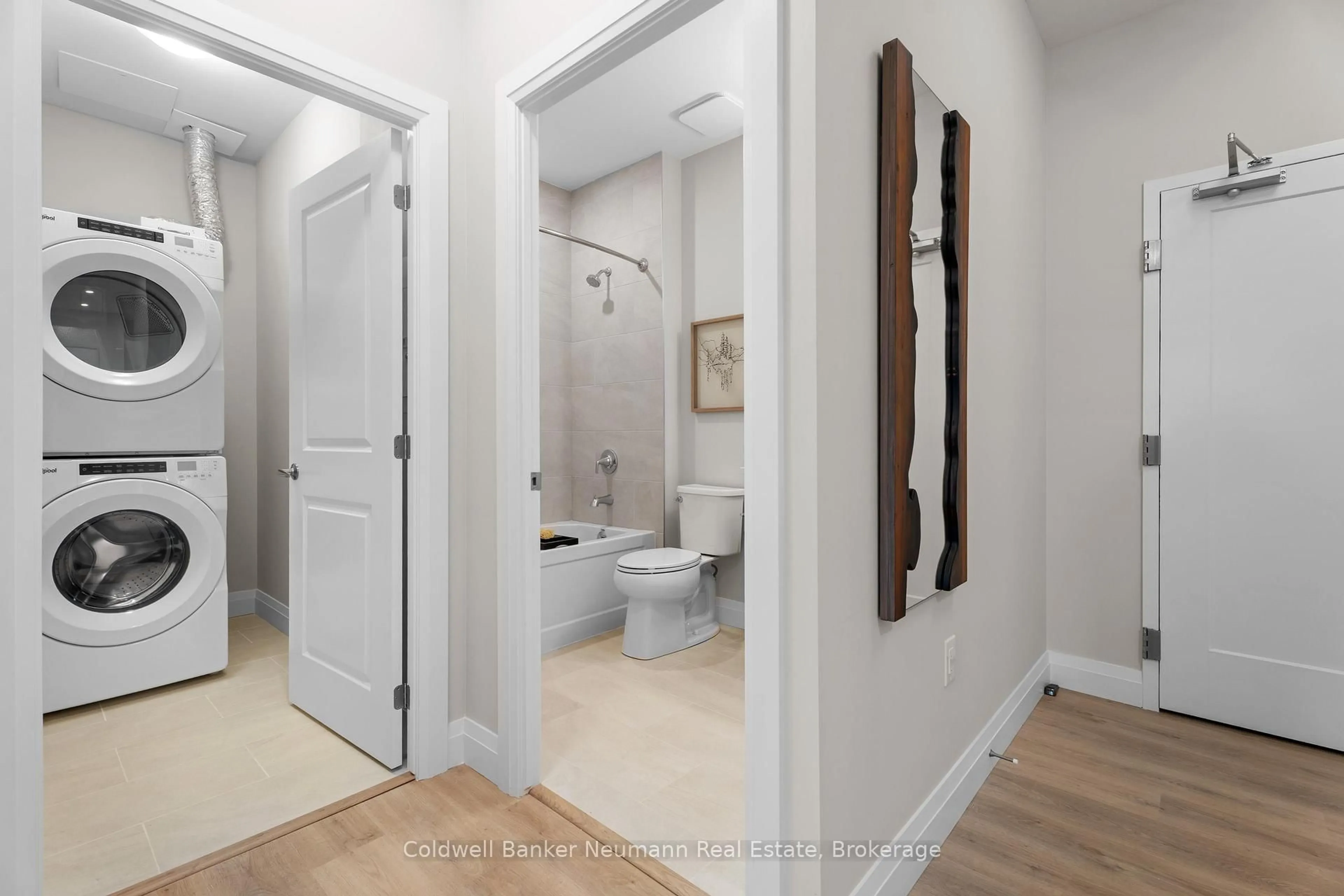 Standard bathroom, ceramic/tile floor for 1882 Gordon St #315, Guelph Ontario N1K 0P6