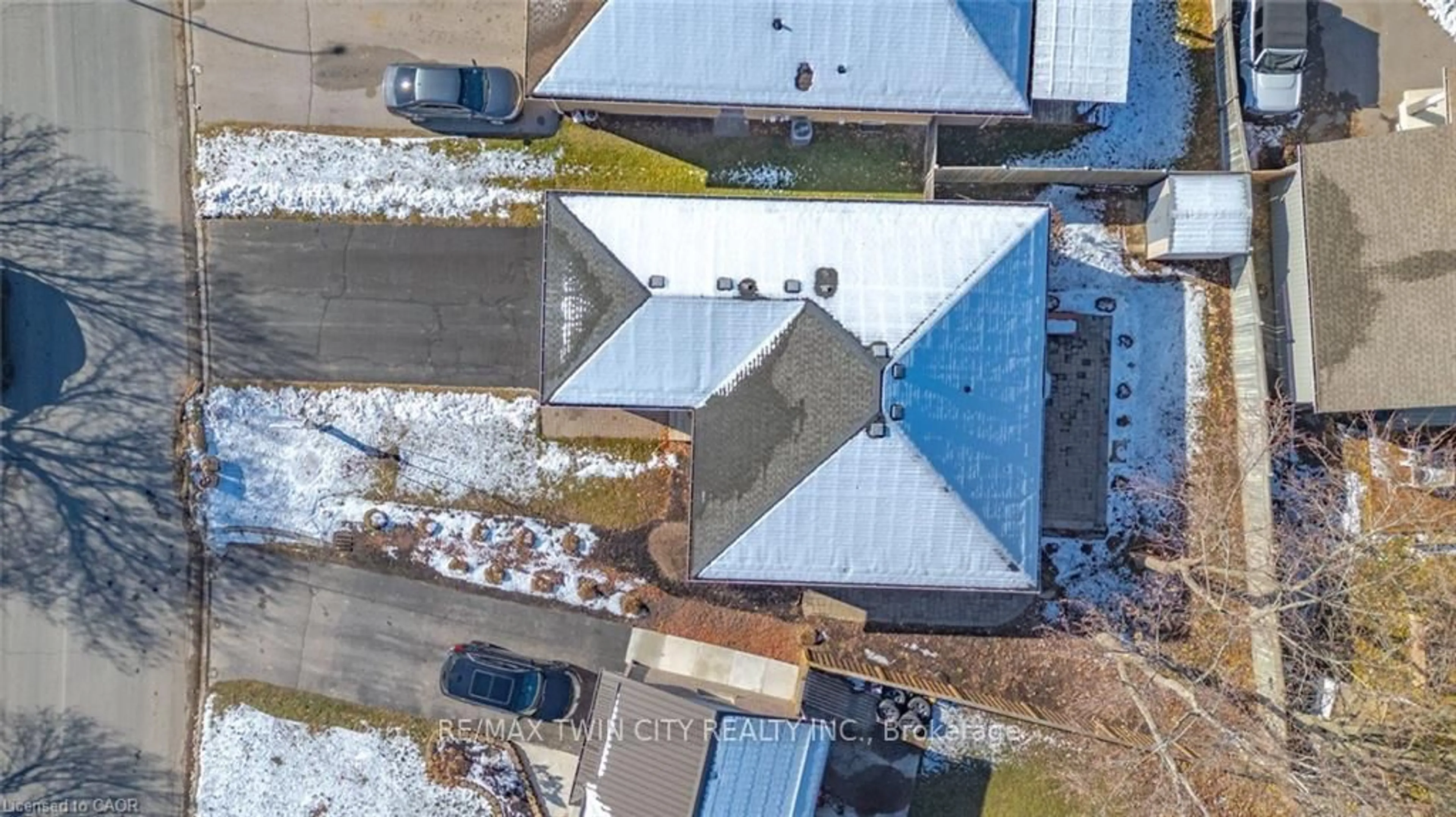 A pic from outside/outdoor area/front of a property/back of a property/a pic from drone, building for 49 Alexander Dr, Aylmer Ontario N5H 3G4