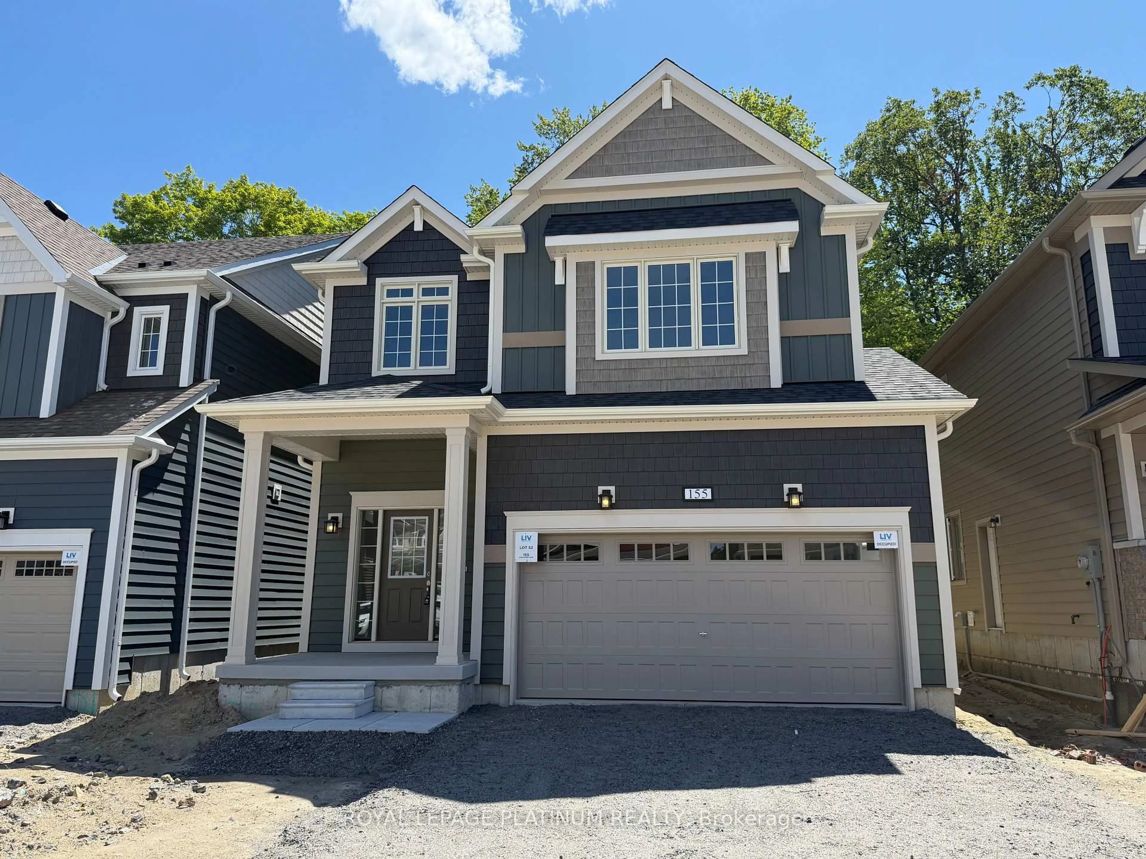 Home with vinyl exterior material, street for 155 McEachern Lane, Gravenhurst Ontario P1P 0H8