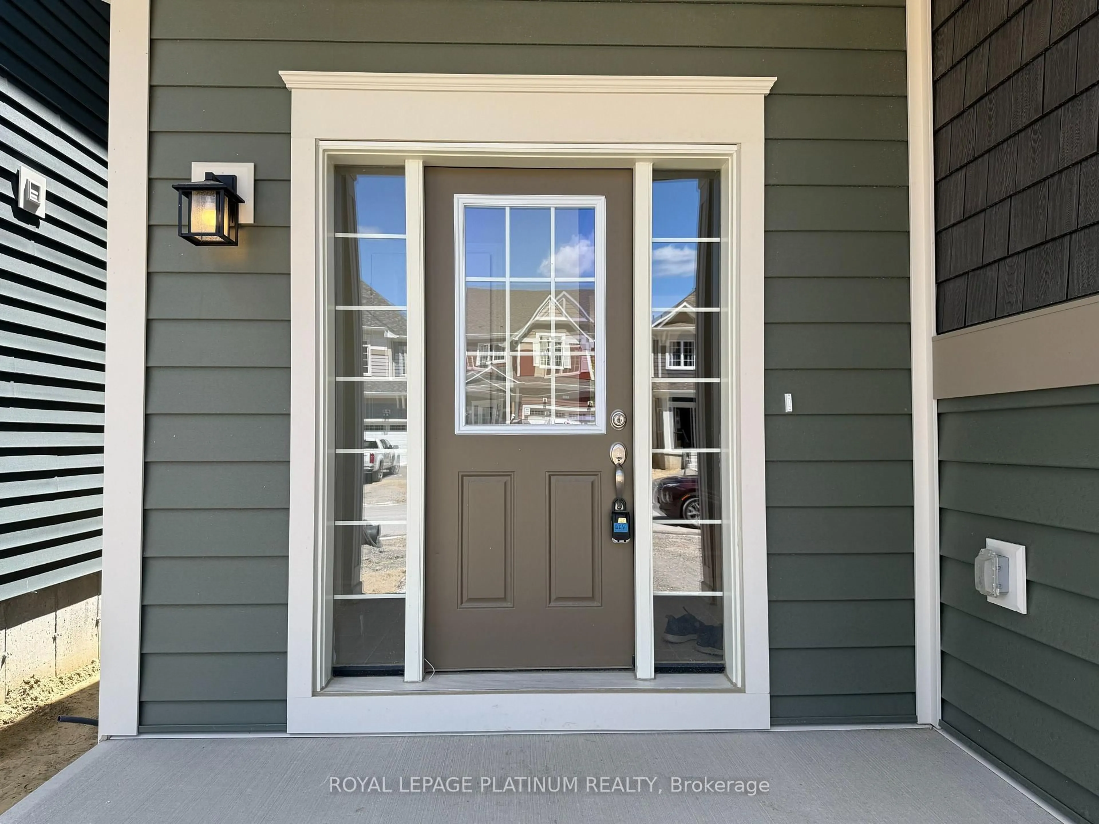 Indoor entryway for 155 McEachern Lane, Gravenhurst Ontario P1P 0H8