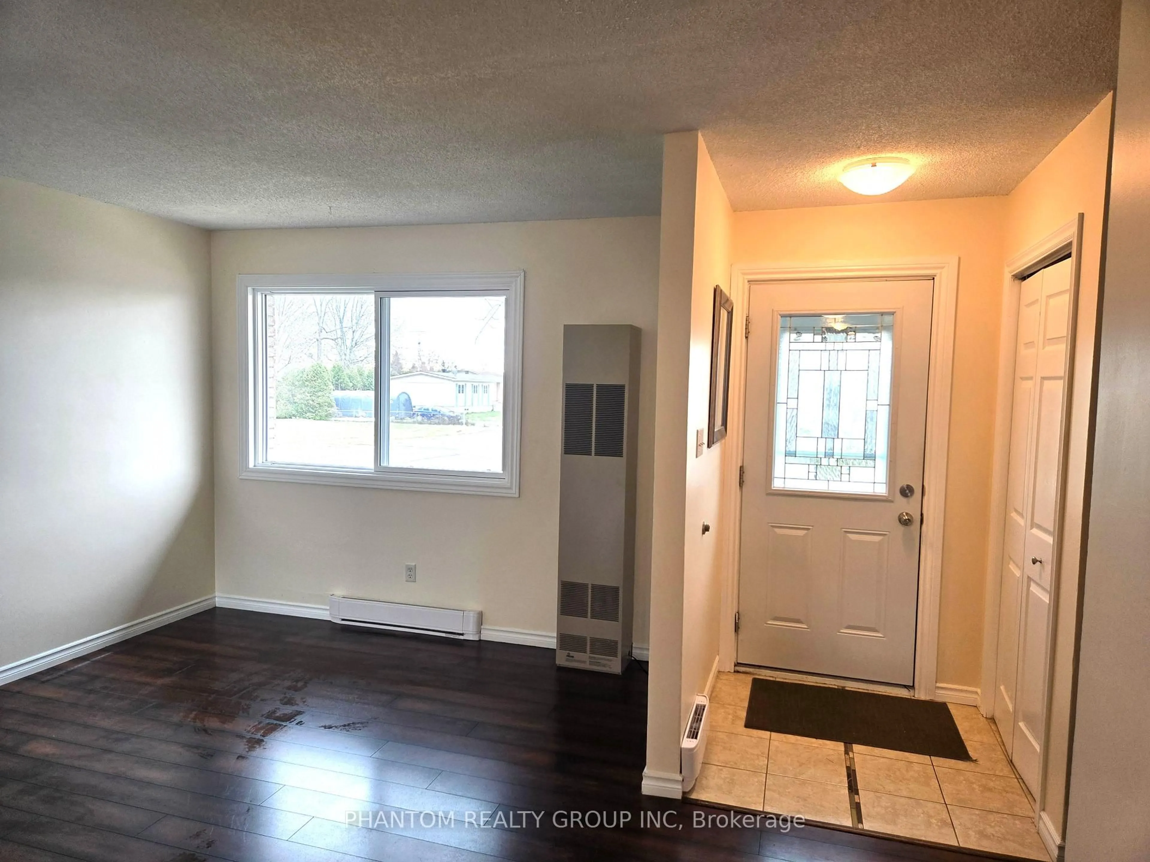 Indoor entryway for 102 Carraway Cres, South Dundas Ontario K0C 1X0