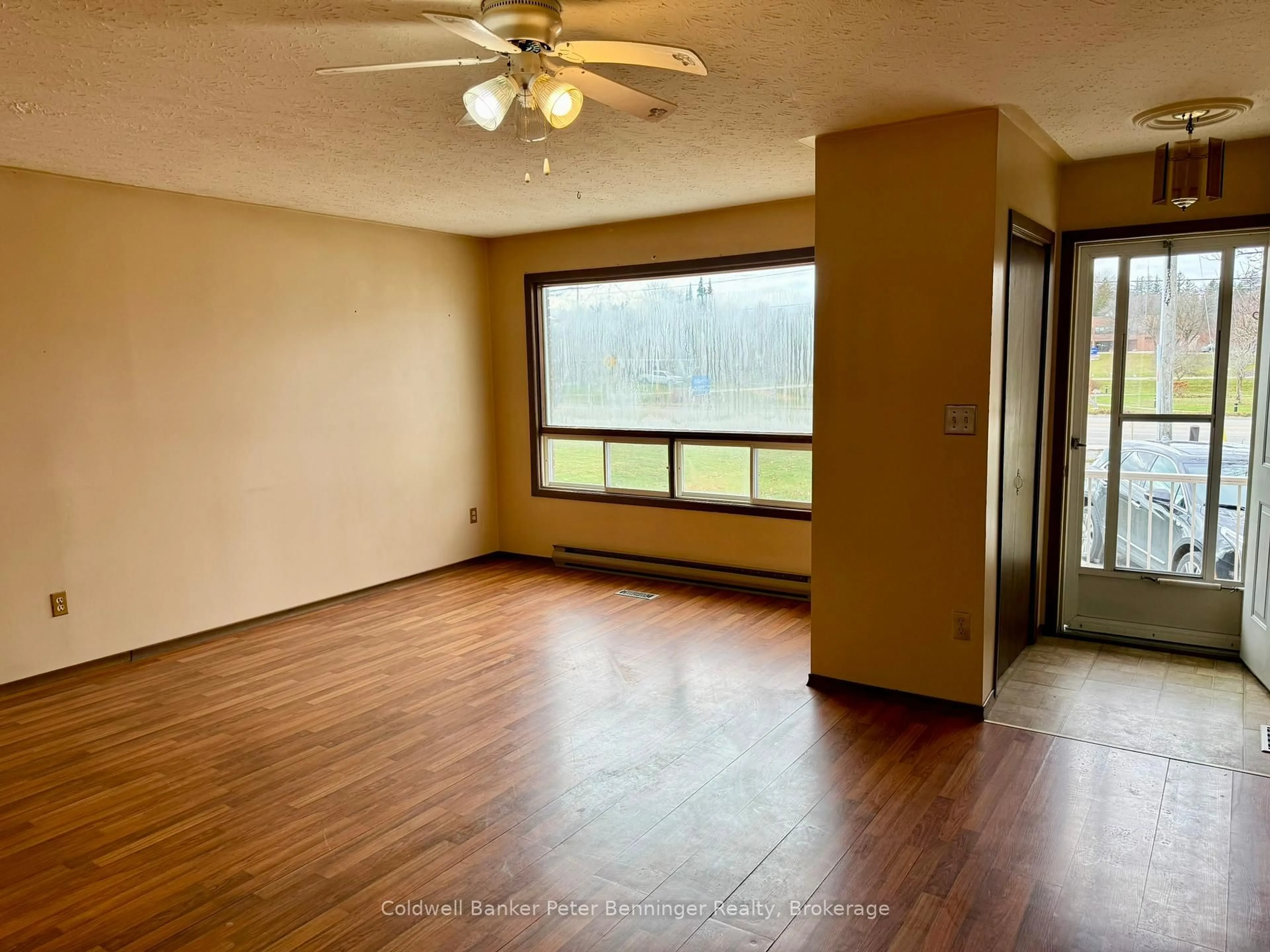 A pic of a room for 1030 Yonge St, Brockton Ontario N0G 2V0