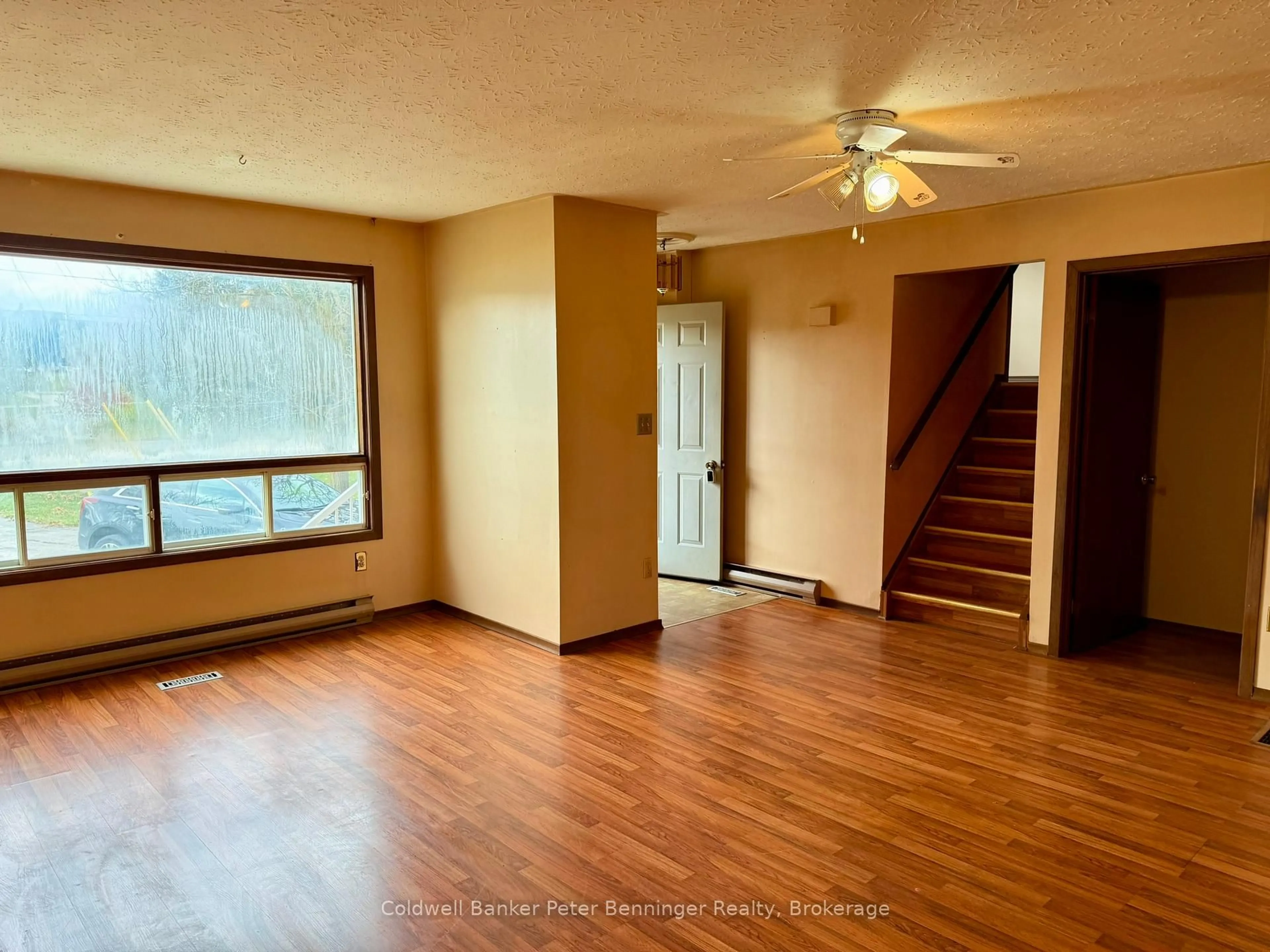 A pic of a room for 1030 Yonge St, Brockton Ontario N0G 2V0