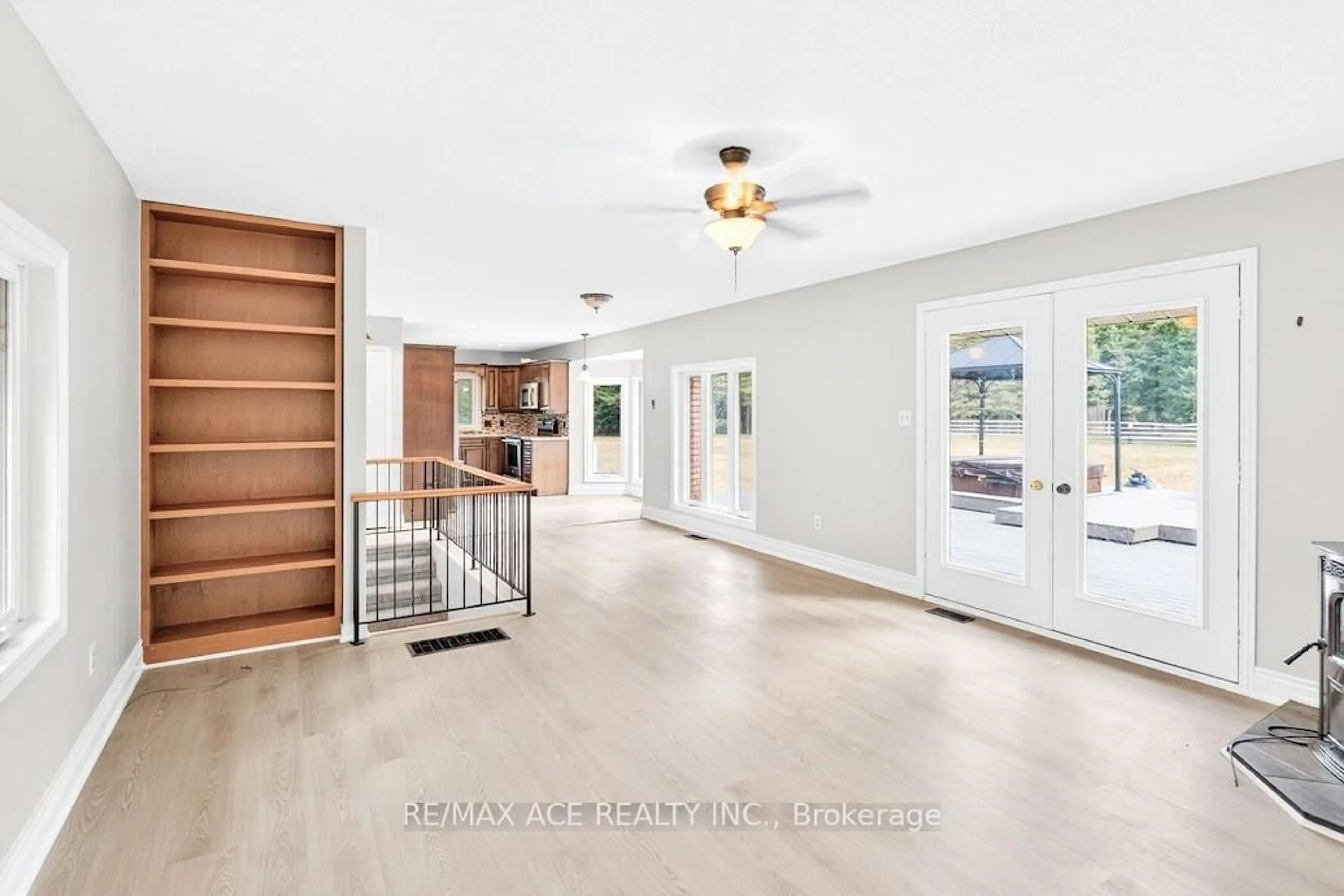 Indoor entryway for 2425 North School Rd, Havelock-Belmont-Methuen Ontario K0L 1Z0