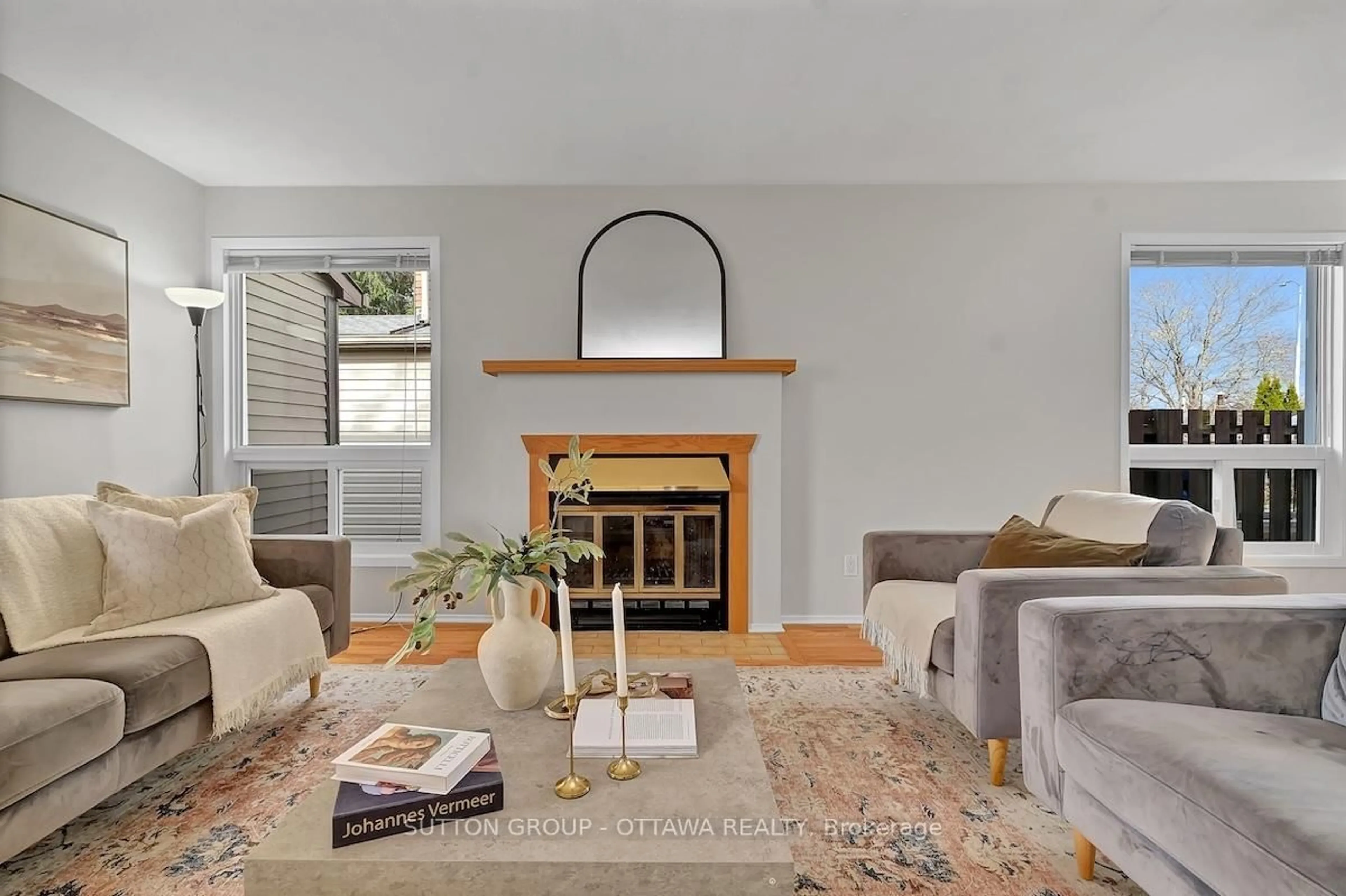 Living room with furniture, unknown for 1540 Bourcier Dr, Ottawa Ontario K1E 3J2