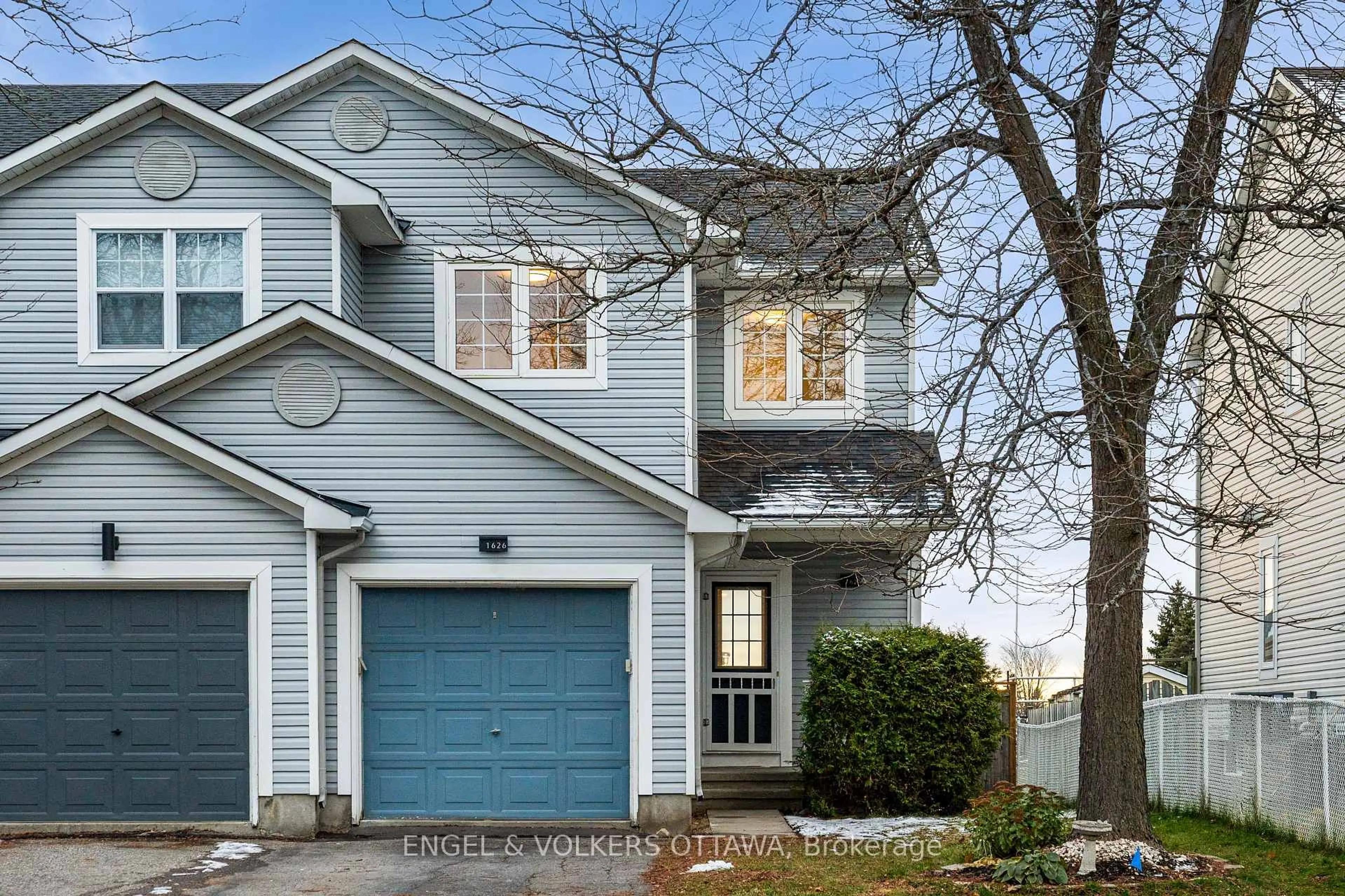 Home with vinyl exterior material, street for 1626 Trenholm Lane, Orleans Ontario K4A 4B6