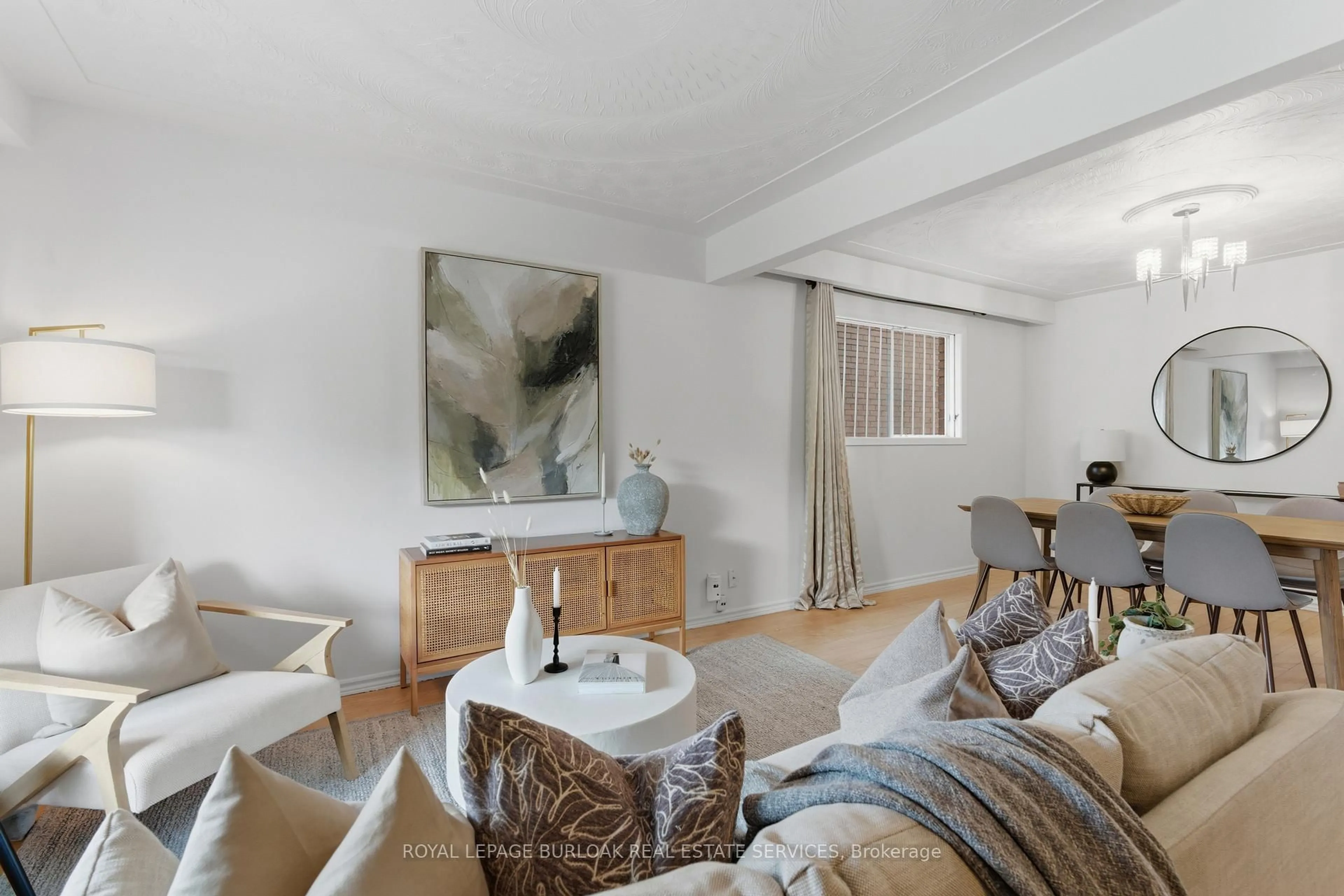 Living room with furniture, unknown for 70 Rosemont Ave, Hamilton Ontario L8L 2M5