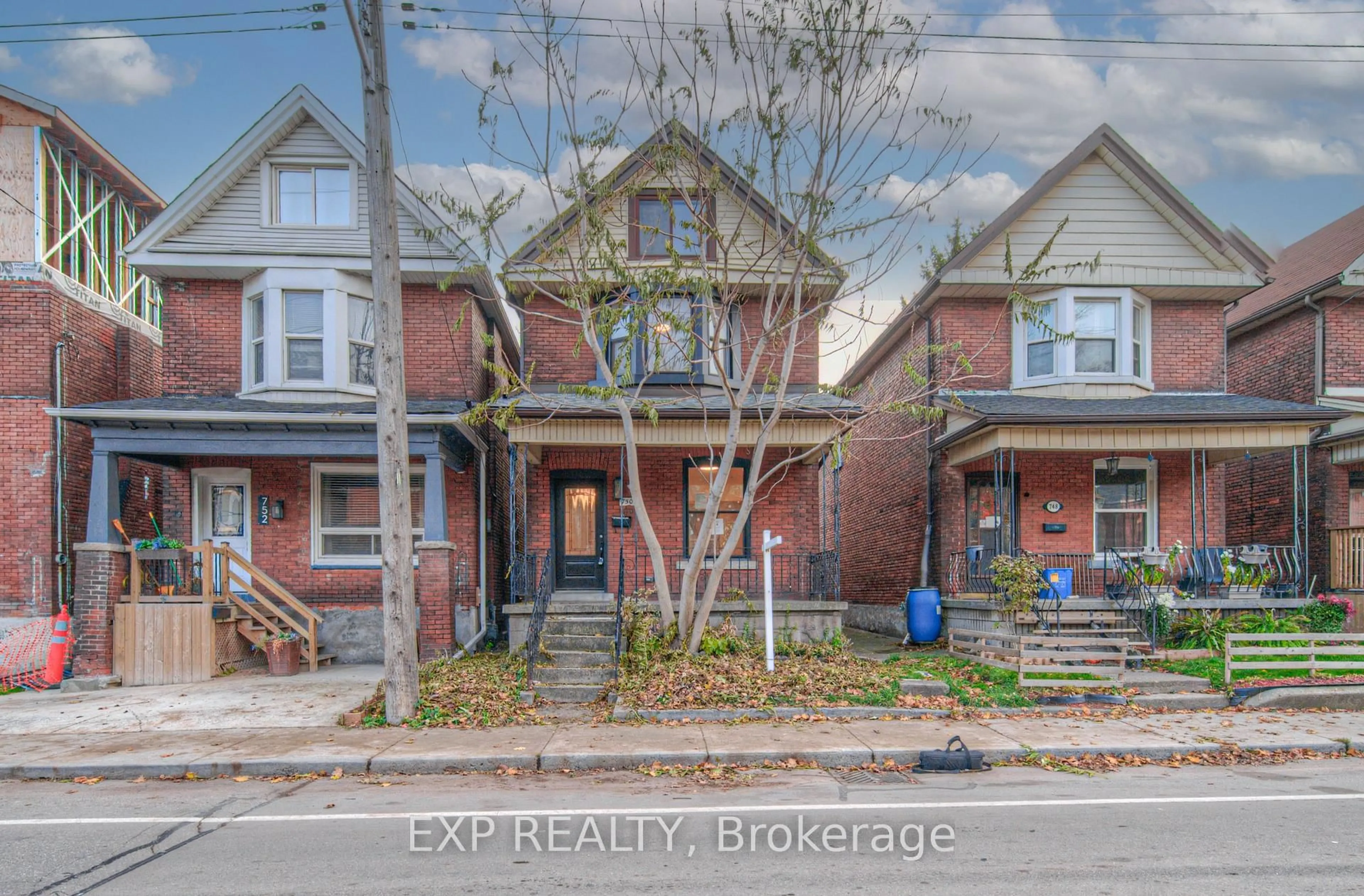 Home with brick exterior material, street for 750 Cannon St, Hamilton Ontario L8L 2G9