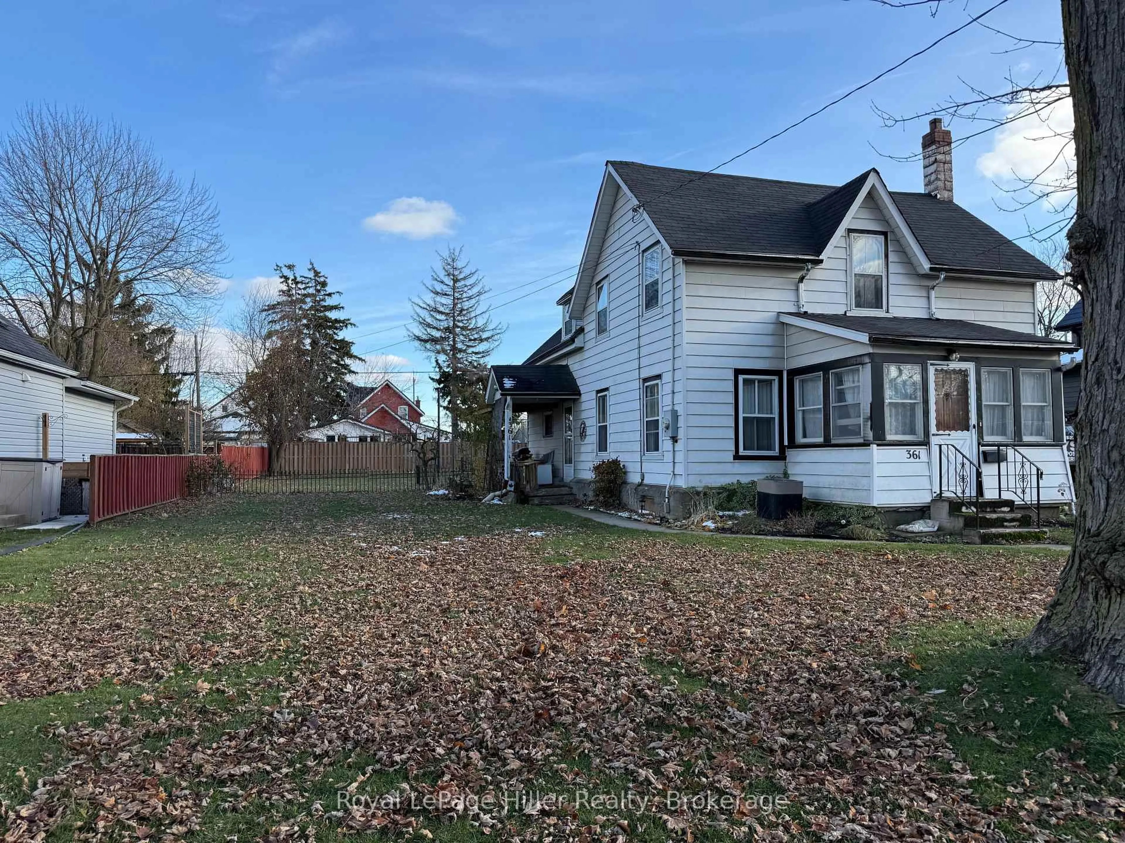 A pic from outside/outdoor area/front of a property/back of a property/a pic from drone, street for 361 Nelson St, Stratford Ontario N5A 2K7