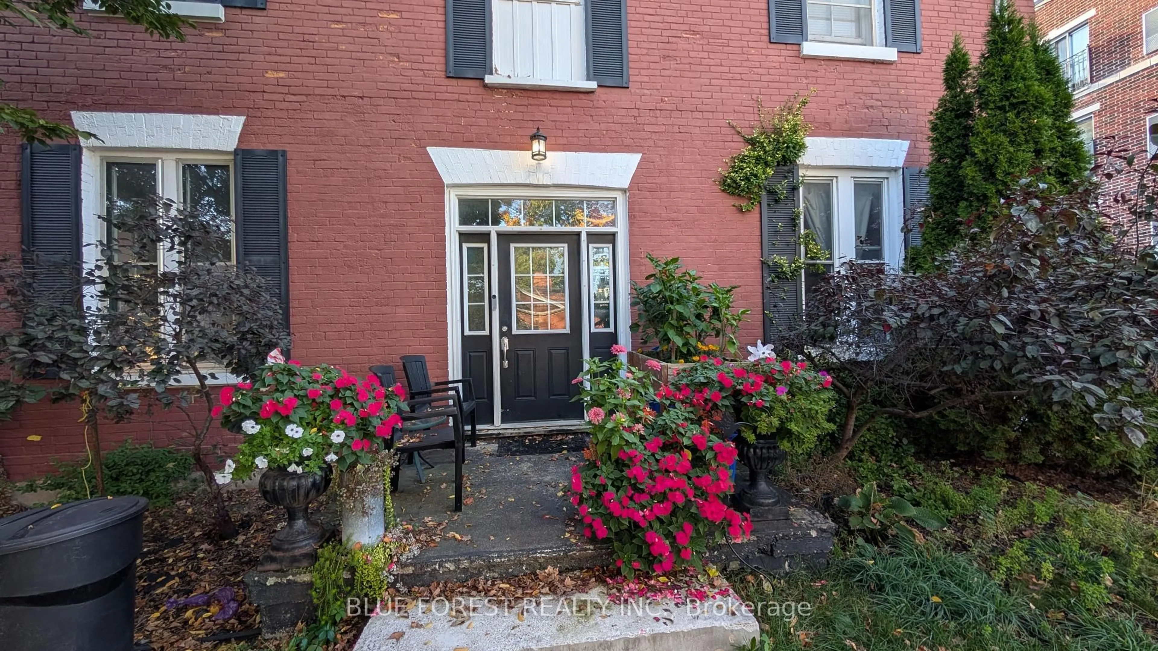 Unknown for 42 Brock St, Woodstock Ontario N4S 3B5