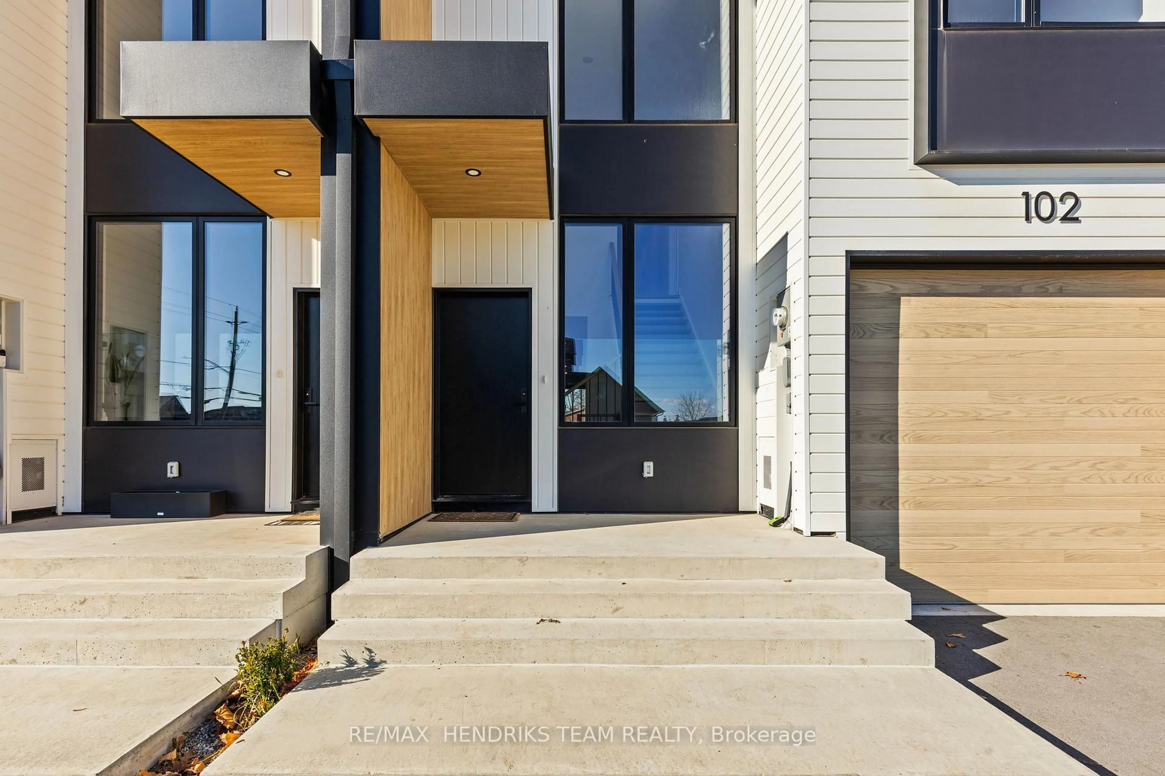 Unknown for 102 Lametti Dr, Pelham Ontario L3B 5N5