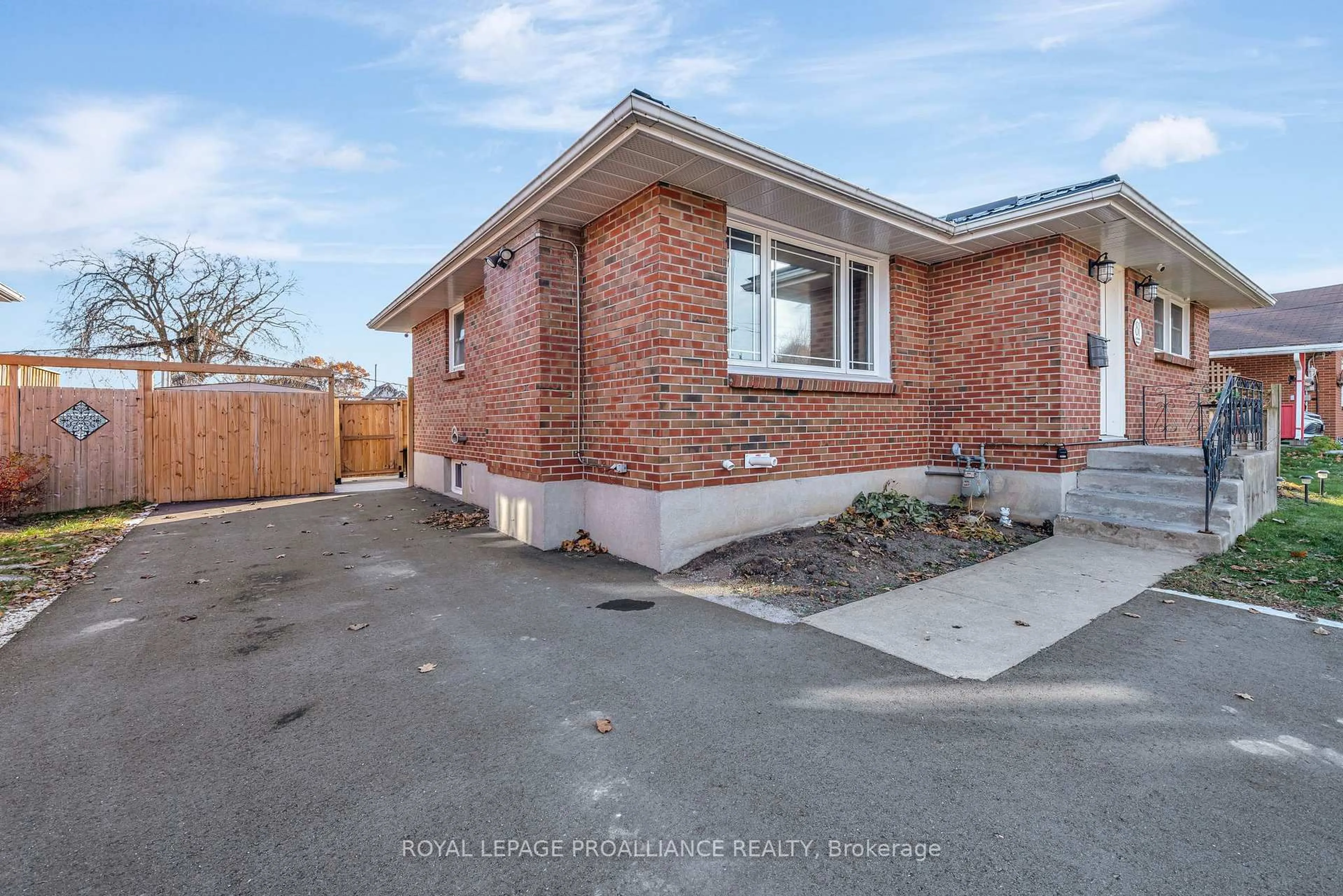 Home with brick exterior material, street for 81 CRESTVIEW Ave, Belleville Ontario K8N 1W6