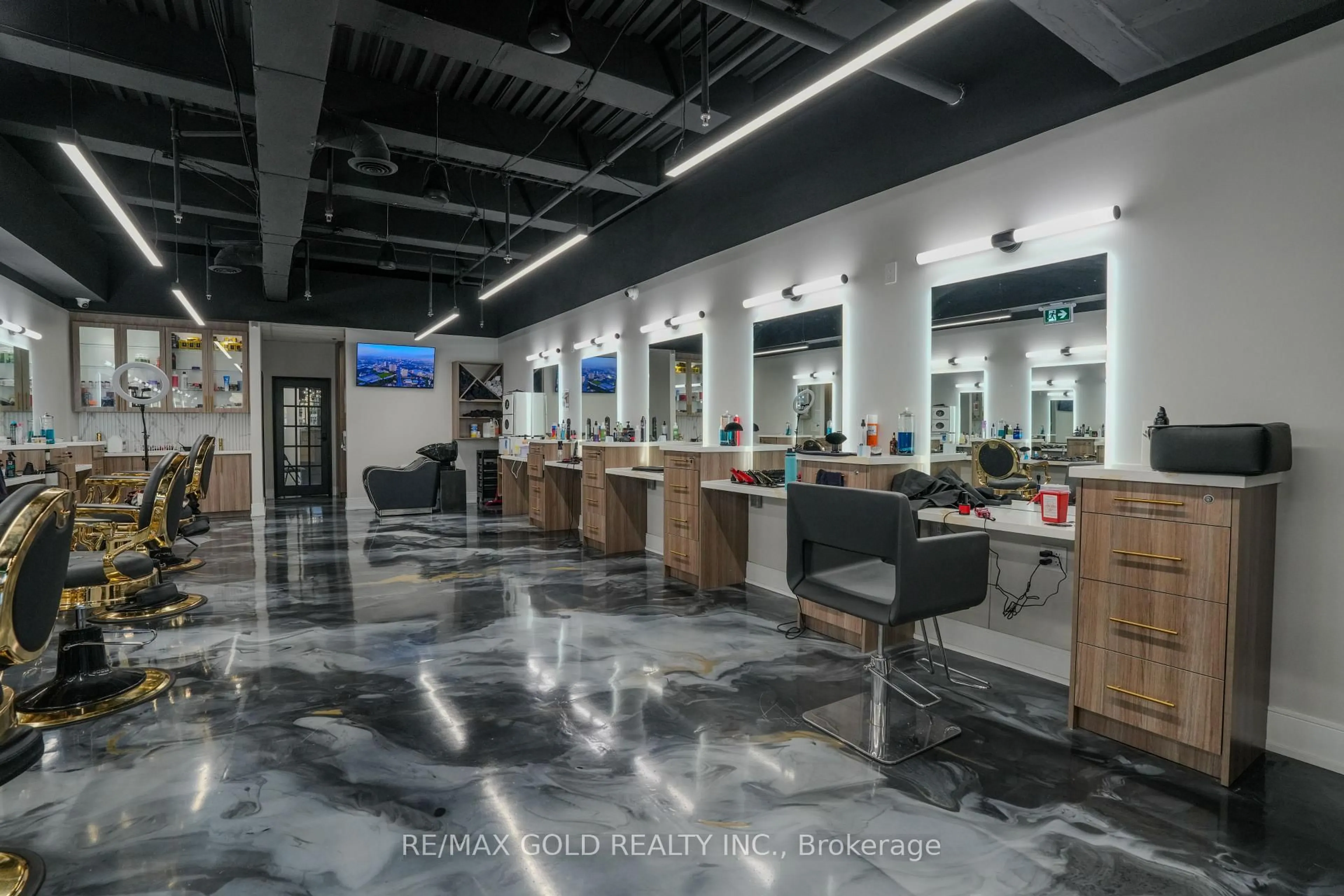 Lobby for 684 Talbot Rd, Lakeshore Ontario N0R 1K0