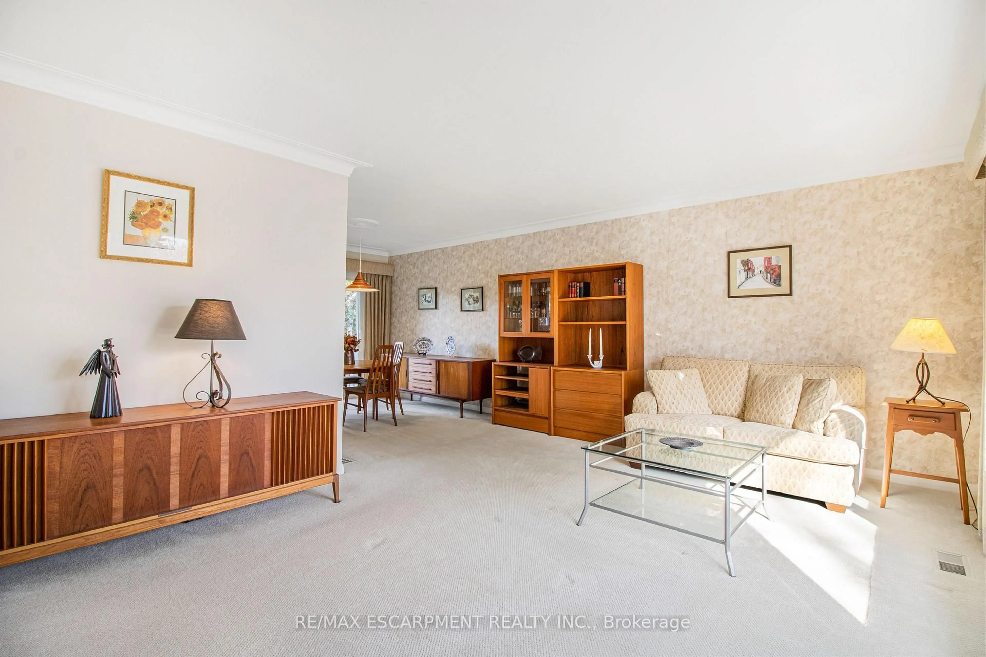 Living room with furniture, unknown for 32 Pusey Blvd, Brantford Ontario N3R 2S2