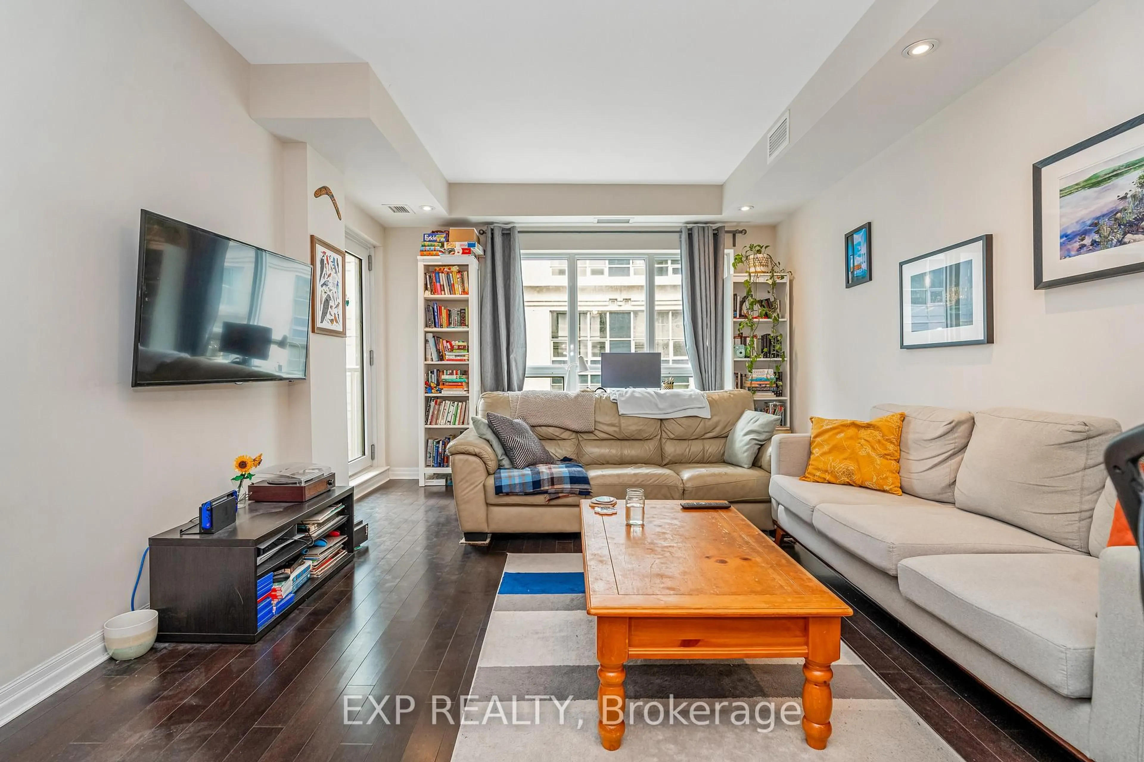 Living room with furniture, unknown for 242 Rideau St #2606, Ottawa Ontario K1N 0B7