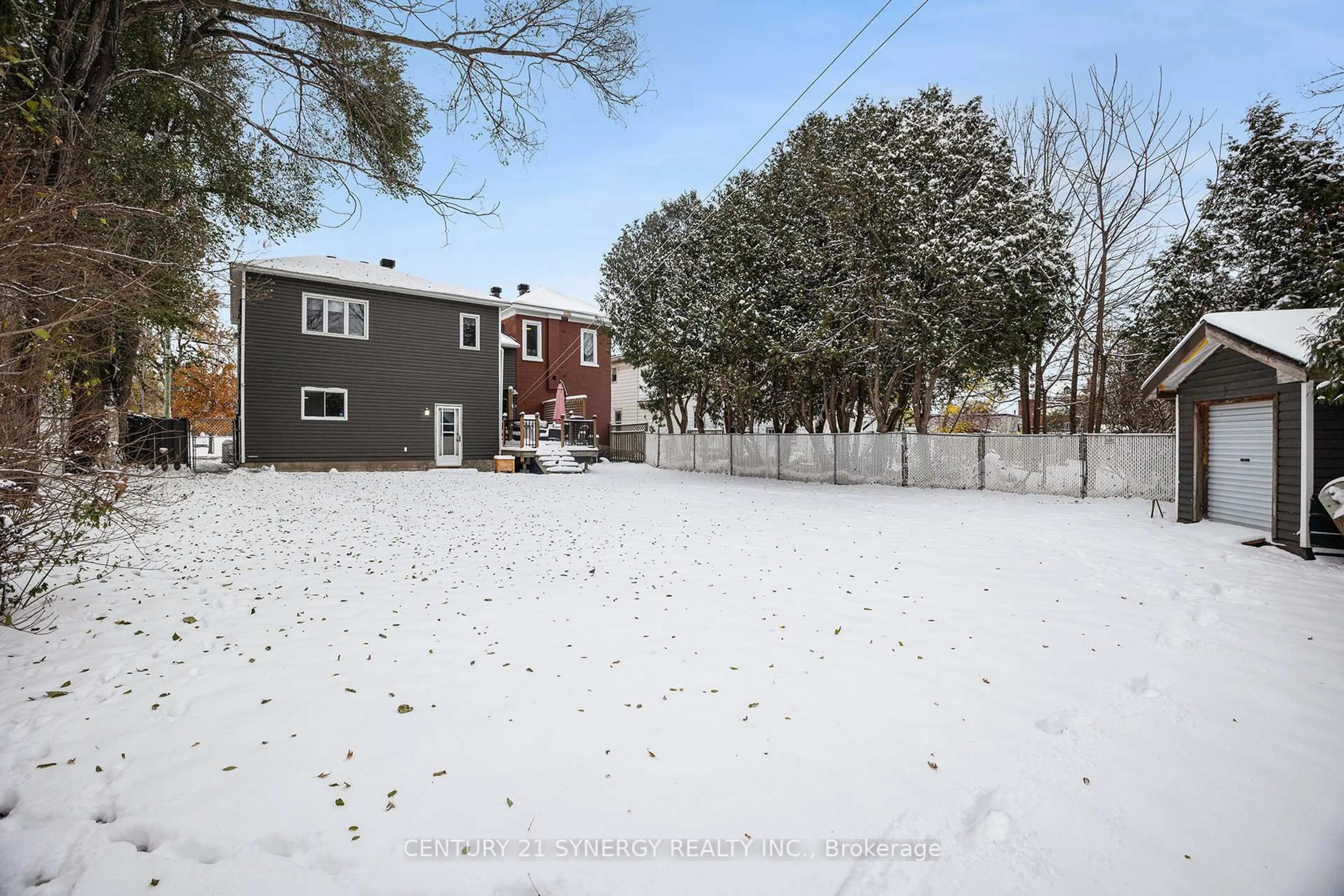 A pic from outside/outdoor area/front of a property/back of a property/a pic from drone, street for 13 Lombard St, Smiths Falls Ontario K7A 4E8