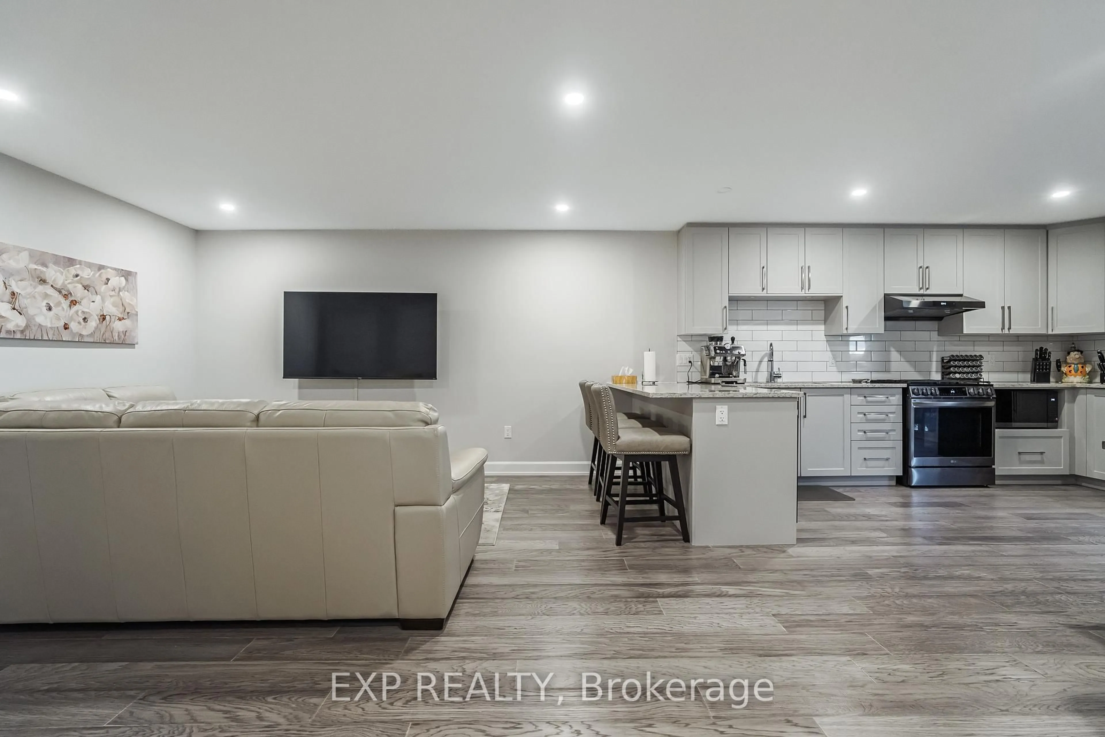 Open concept kitchen, unknown for 789 Walton St, Cornwall Ontario K6H 0J2