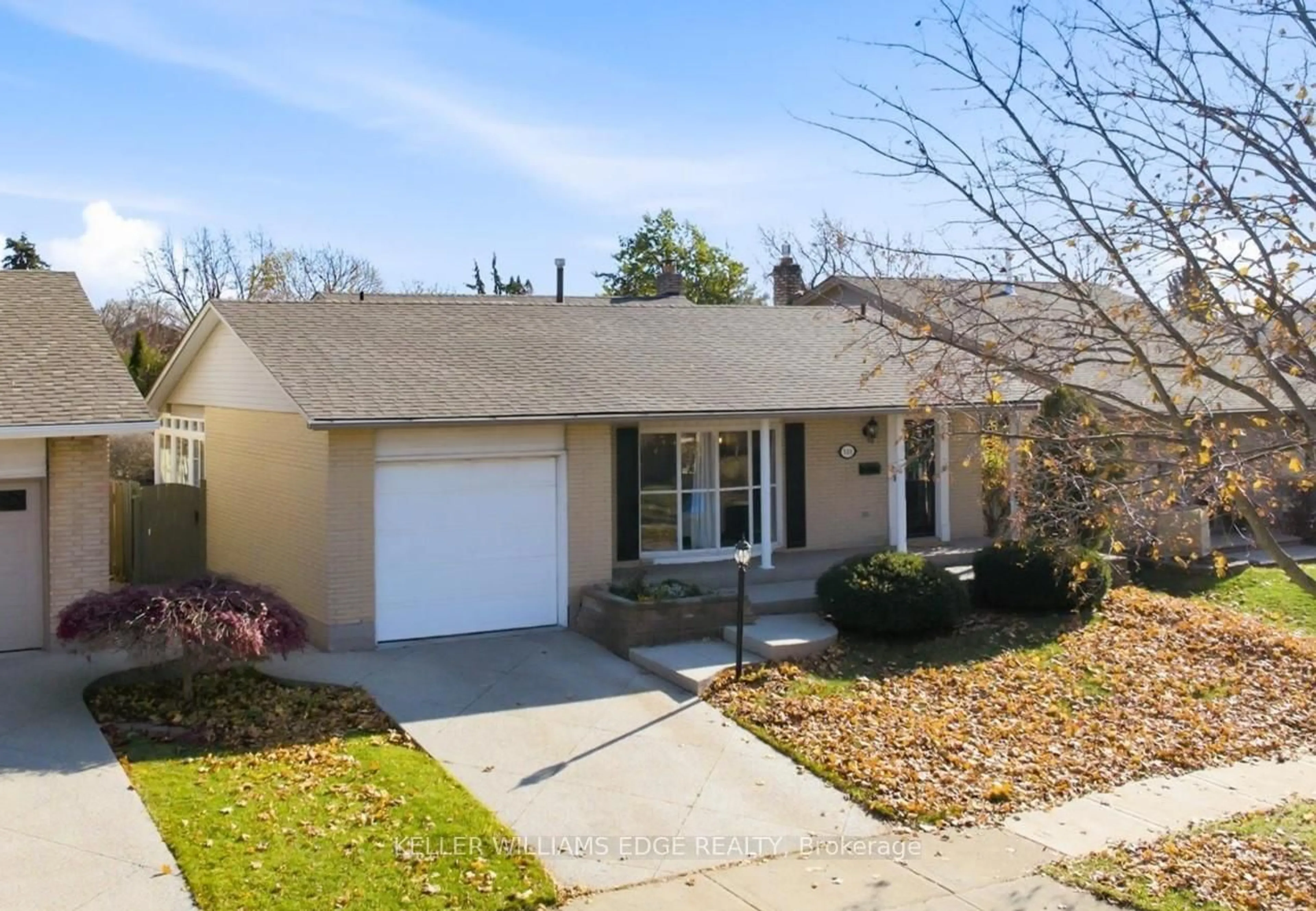 Home with vinyl exterior material, street for 123 Athenia Dr, Hamilton Ontario L9J 1T5