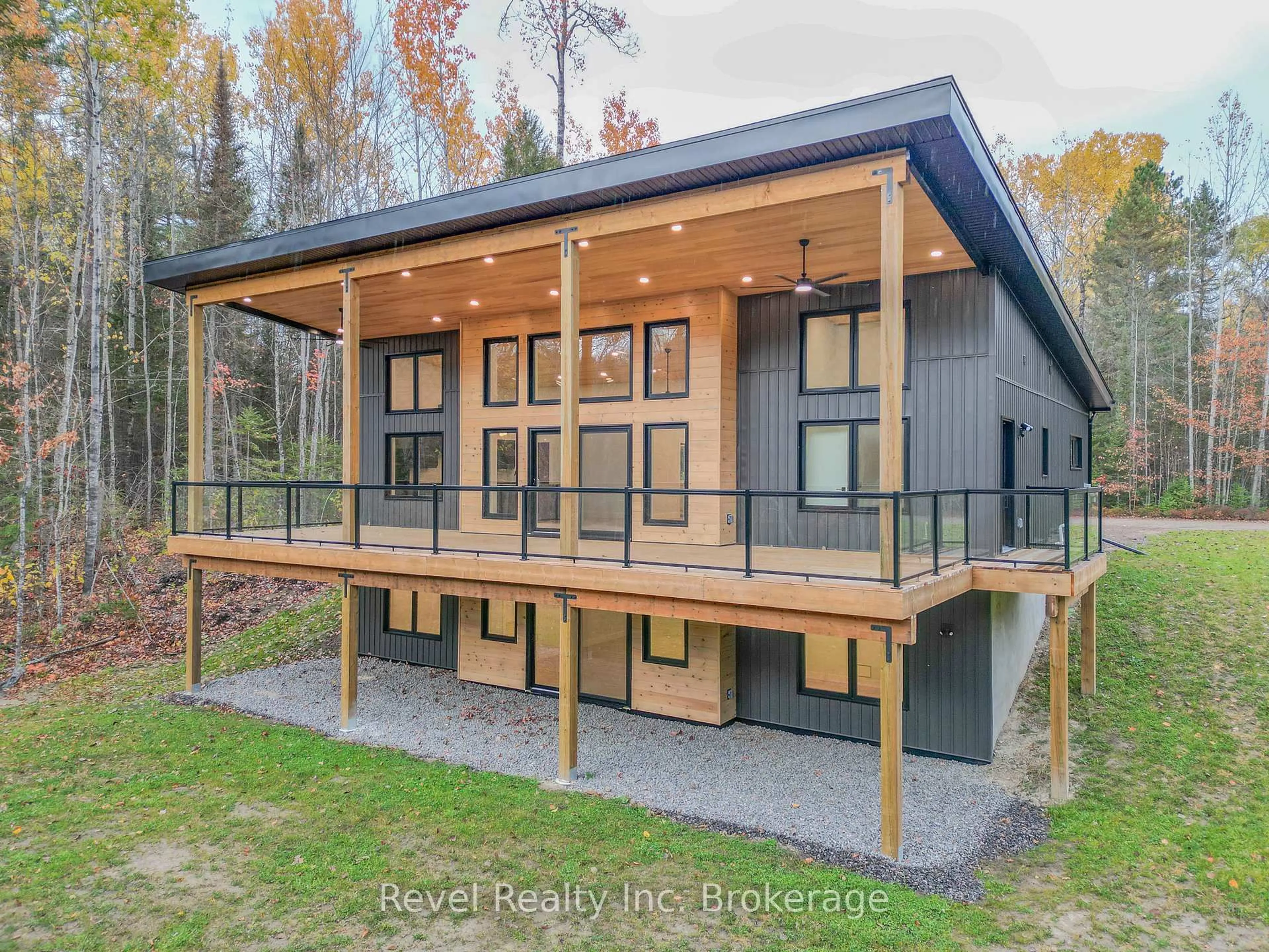 Home with vinyl exterior material, unknown for 52 Laurentian Cres, Mattawan Ontario P0H 1V0