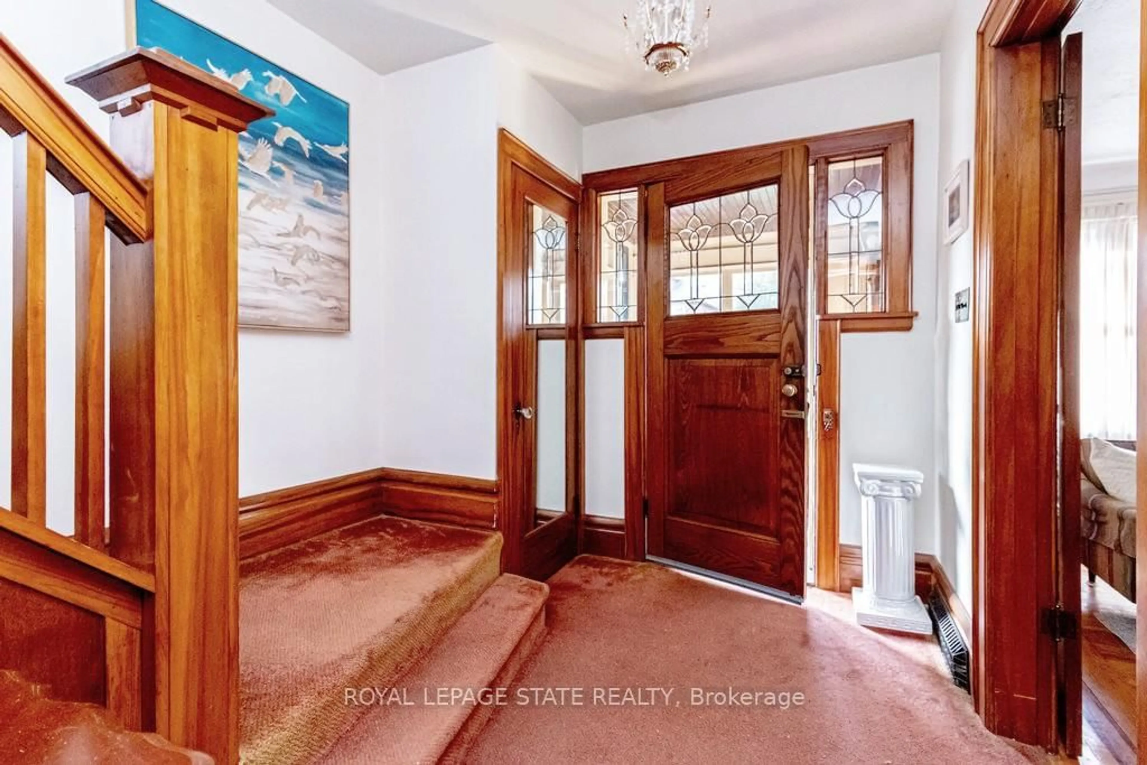 Indoor entryway for 86 Dromore Cres, Hamilton Ontario L8S 4B2