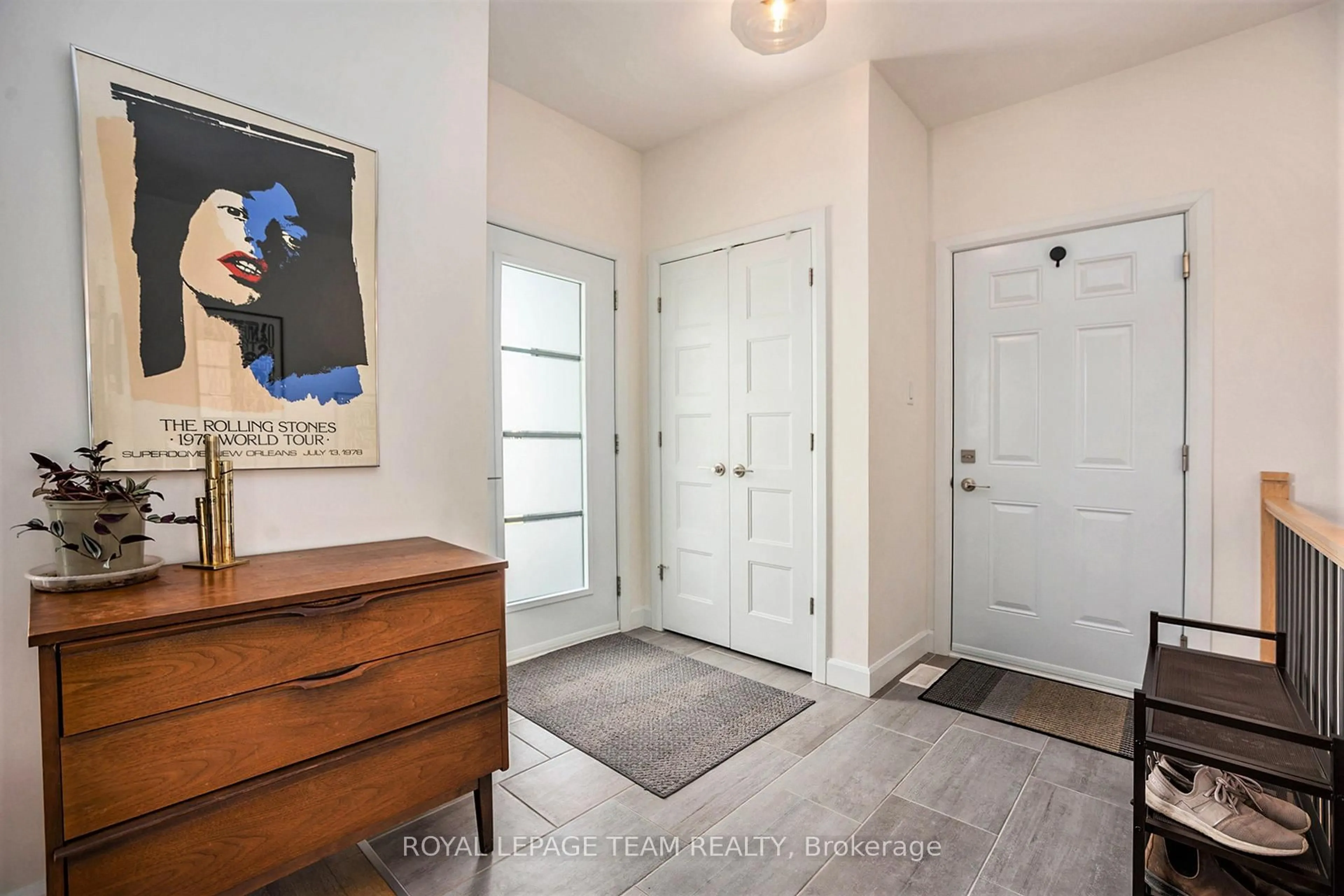 Indoor entryway for 22 Matheson St, North Stormont Ontario K0A 1R0