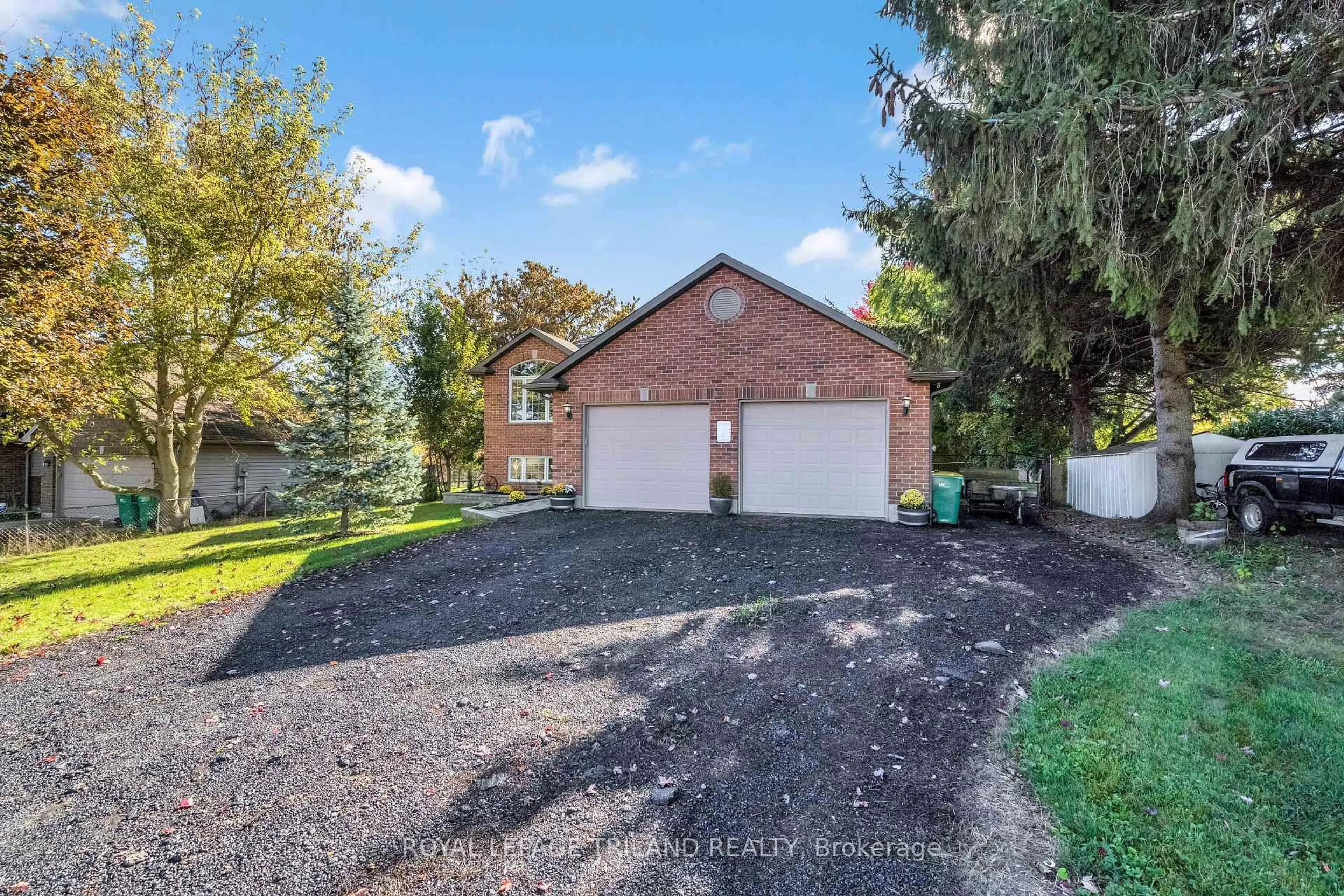 Home with brick exterior material, street for 3805 Trillium Dr, Southwest Middlesex Ontario N0L 1M0