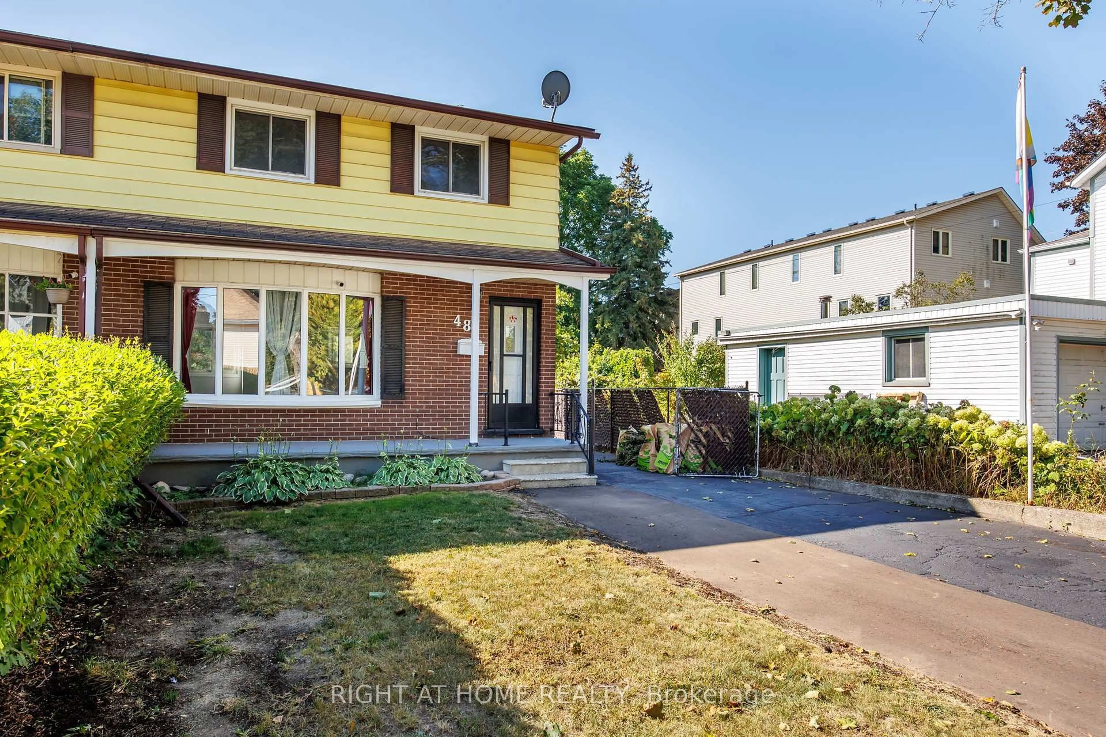 Unknown for 48 Clarence St, Cambridge Ontario N3C 1K9