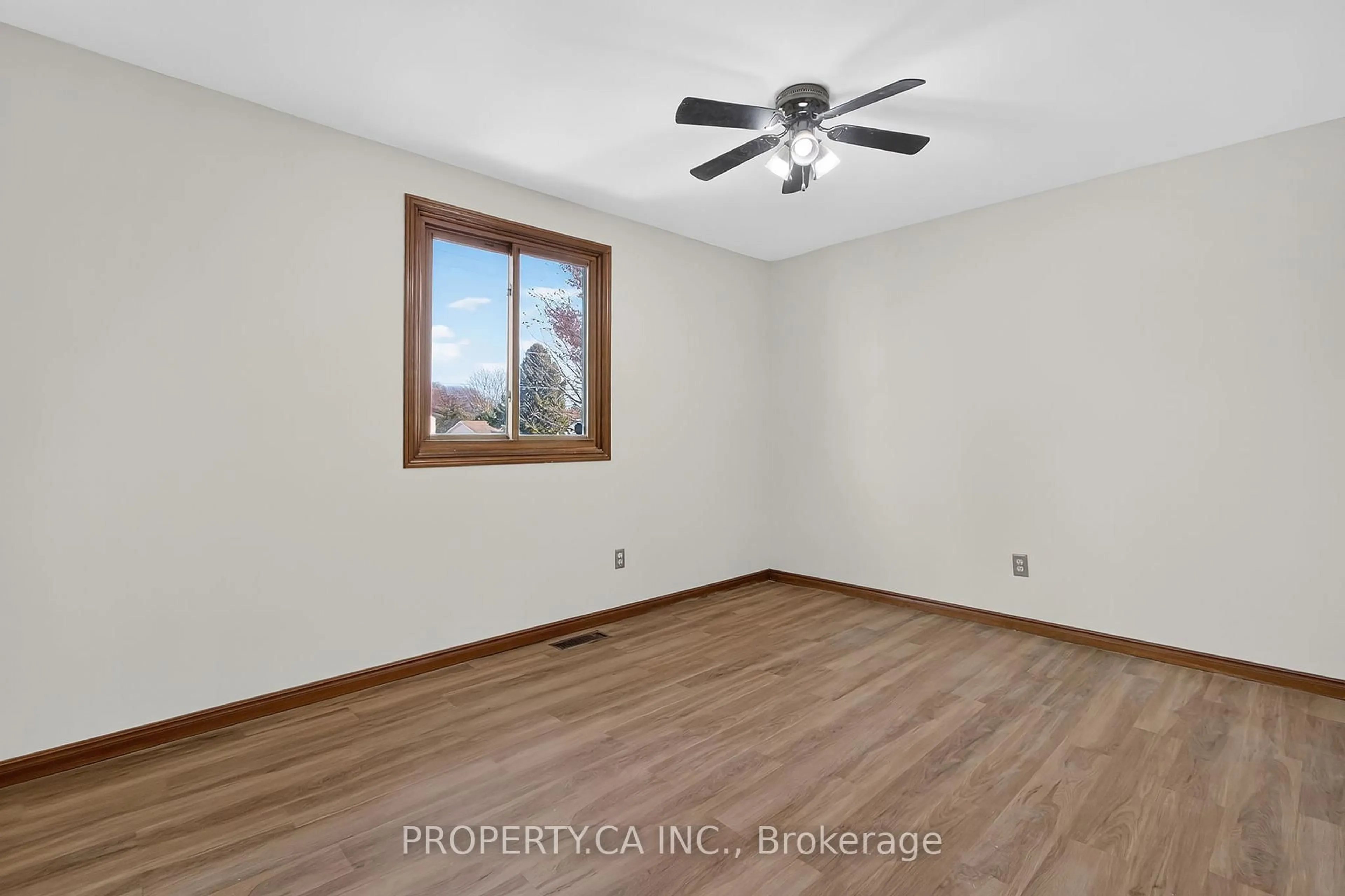 A pic of a room for 194 Merritt Ave, Chatham-Kent Ontario N7M 5Y4