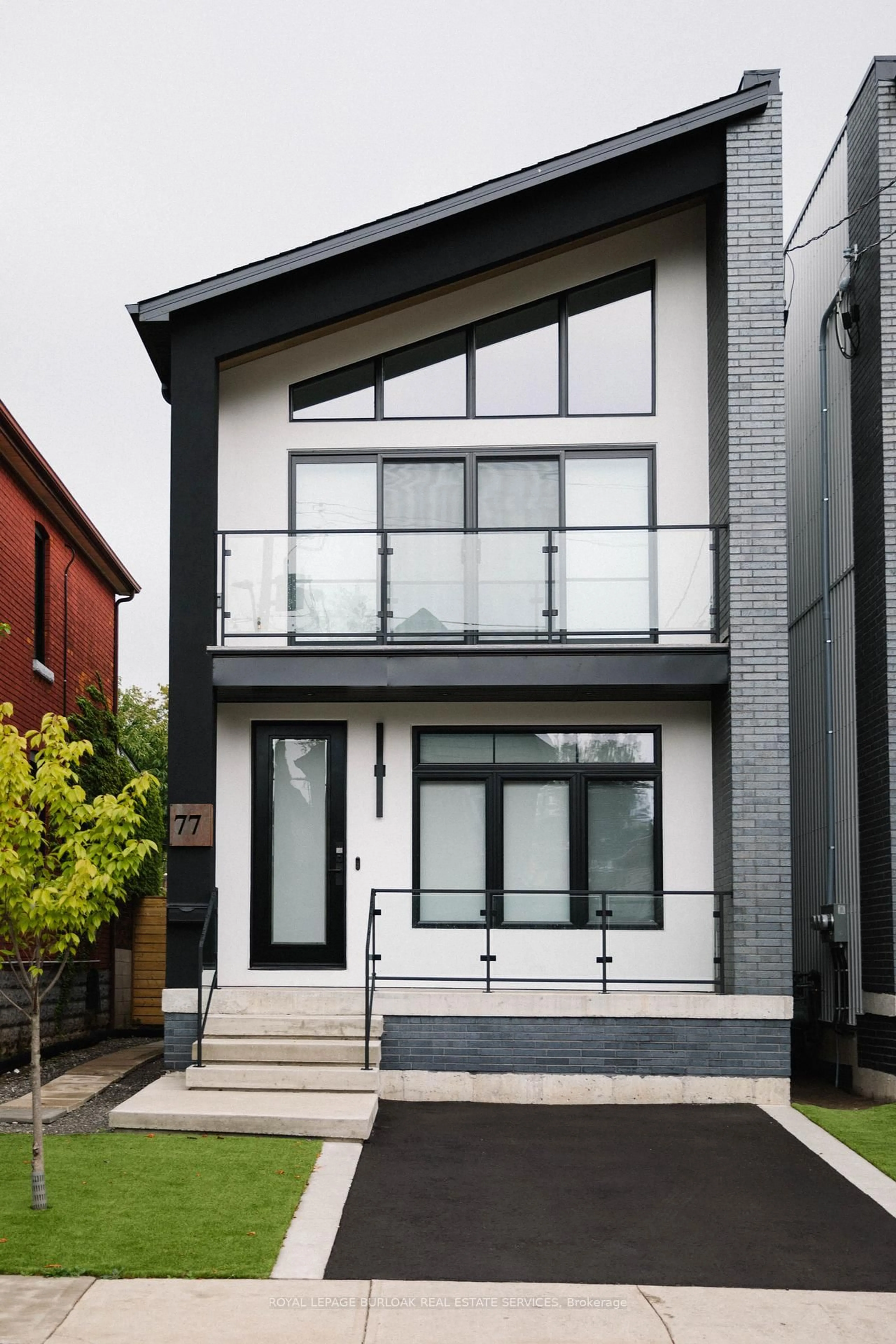 Home with brick exterior material, street for 85 Melbourne St, Hamilton Ontario L8P 2A5