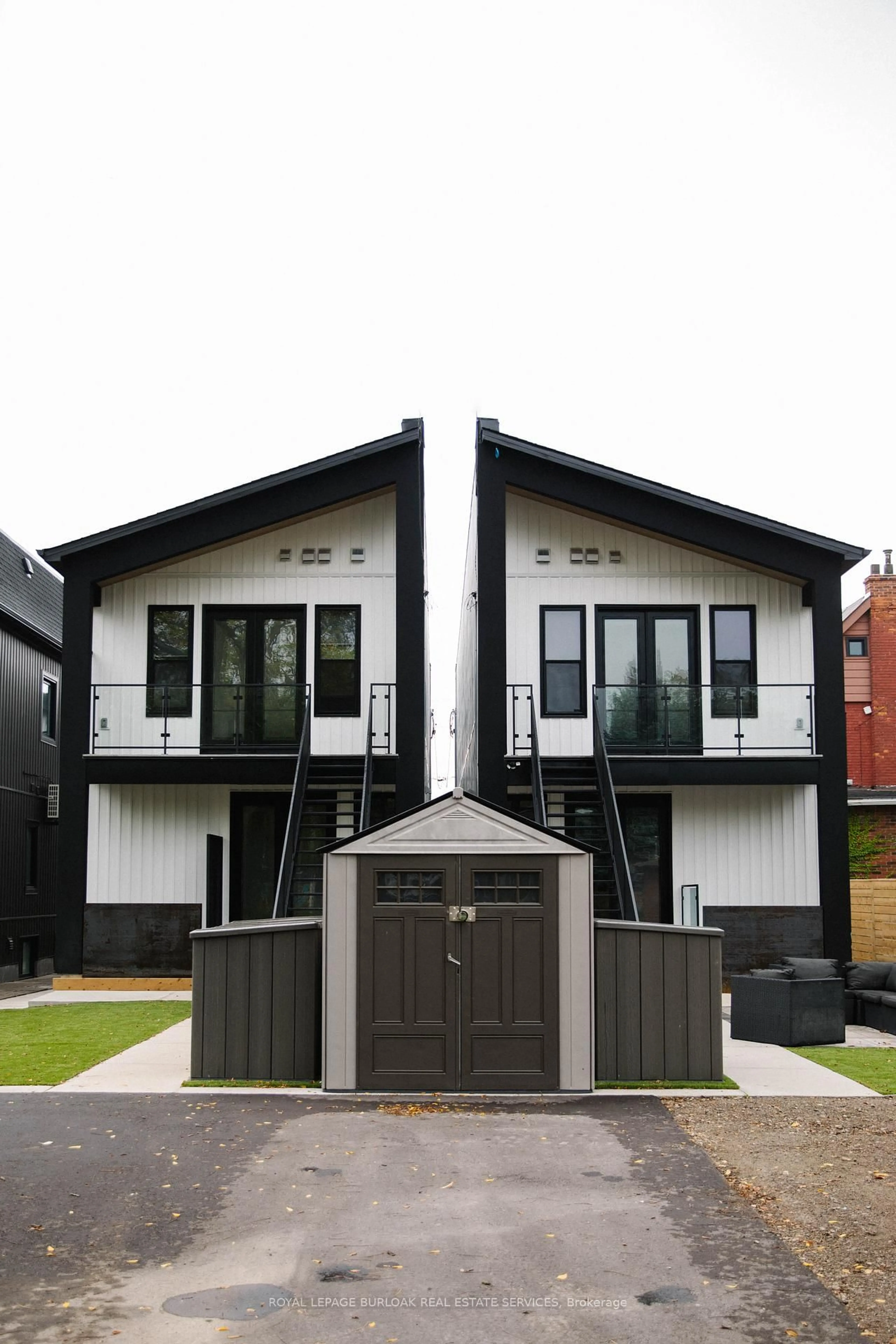 Home with brick exterior material, street for 85 Melbourne St, Hamilton Ontario L8P 2A5