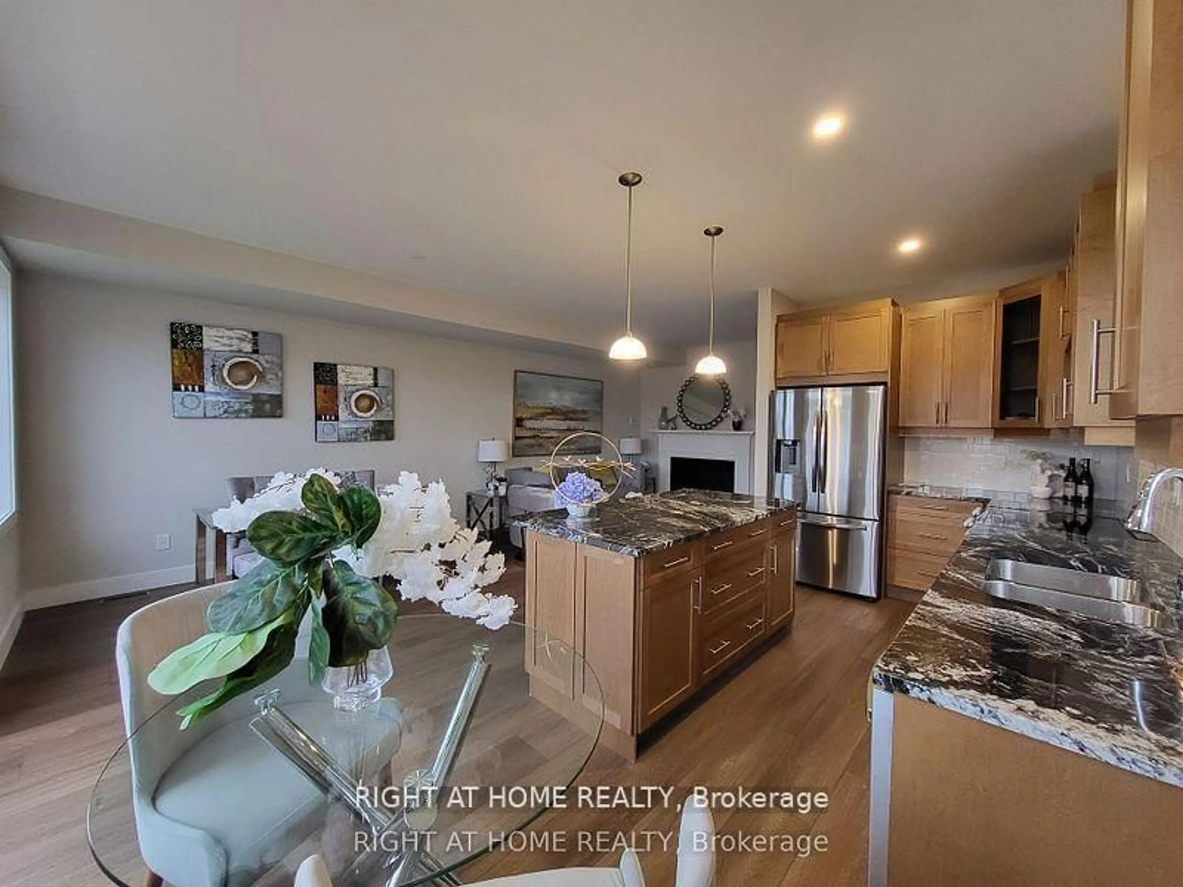 Open concept kitchen, unknown for 140 Black Willow Cres, Blue Mountains Ontario L9Y 4E4