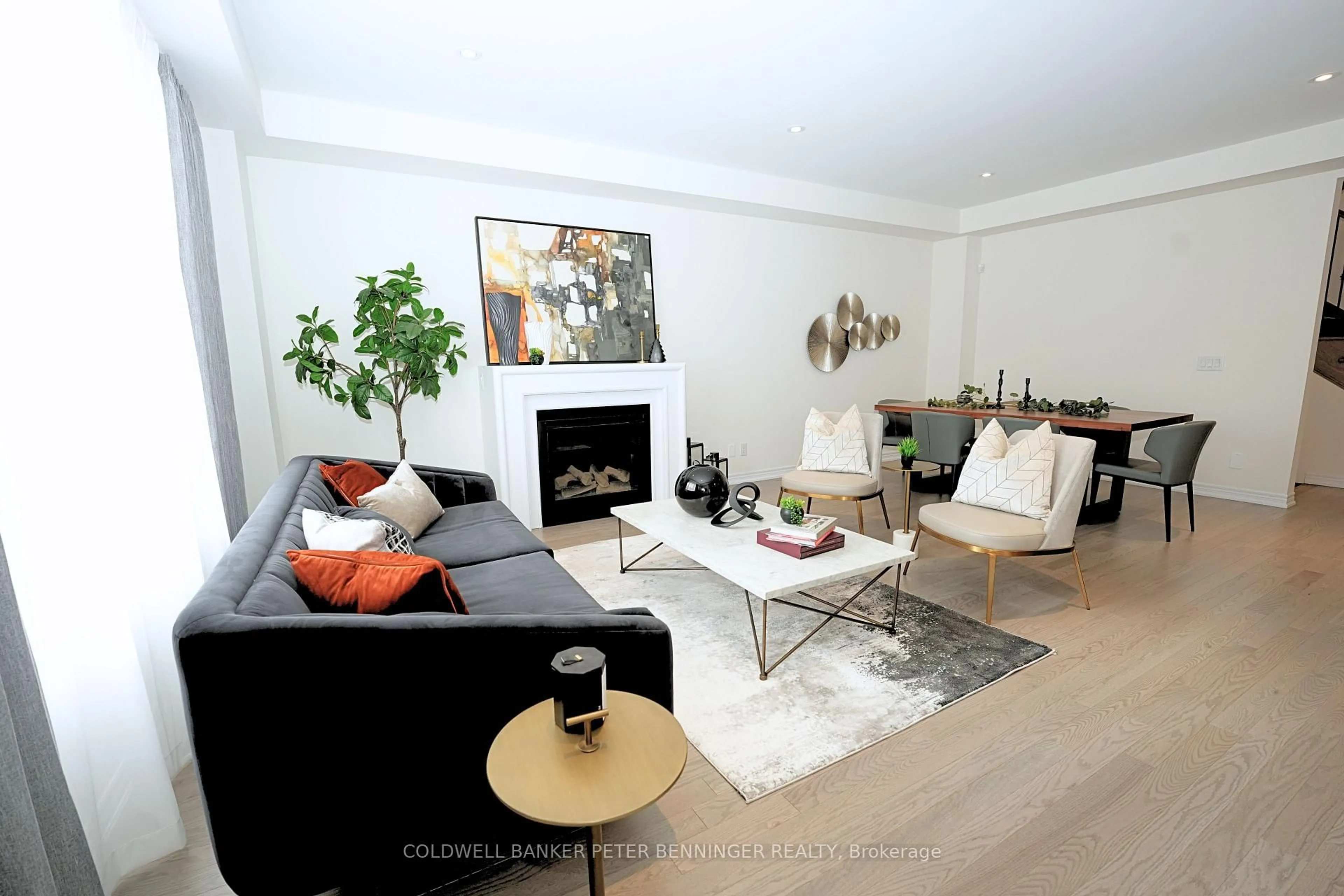 Living room with furniture, unknown for 258 HISTAND Tr, Kitchener Ontario N2R 0T7