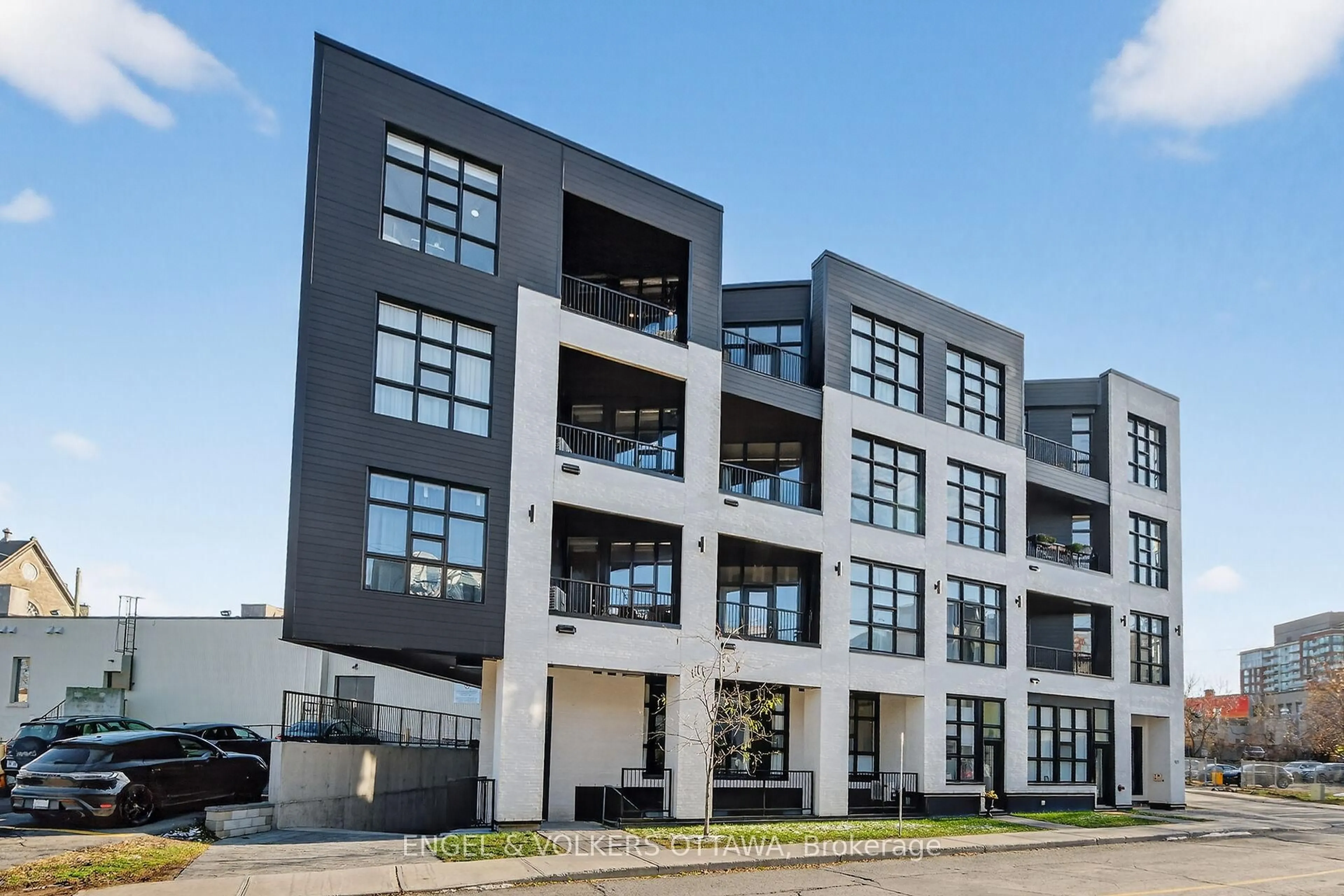 Unknown for 101 Pinhey St #105, Ottawa Ontario K1Y 1T7