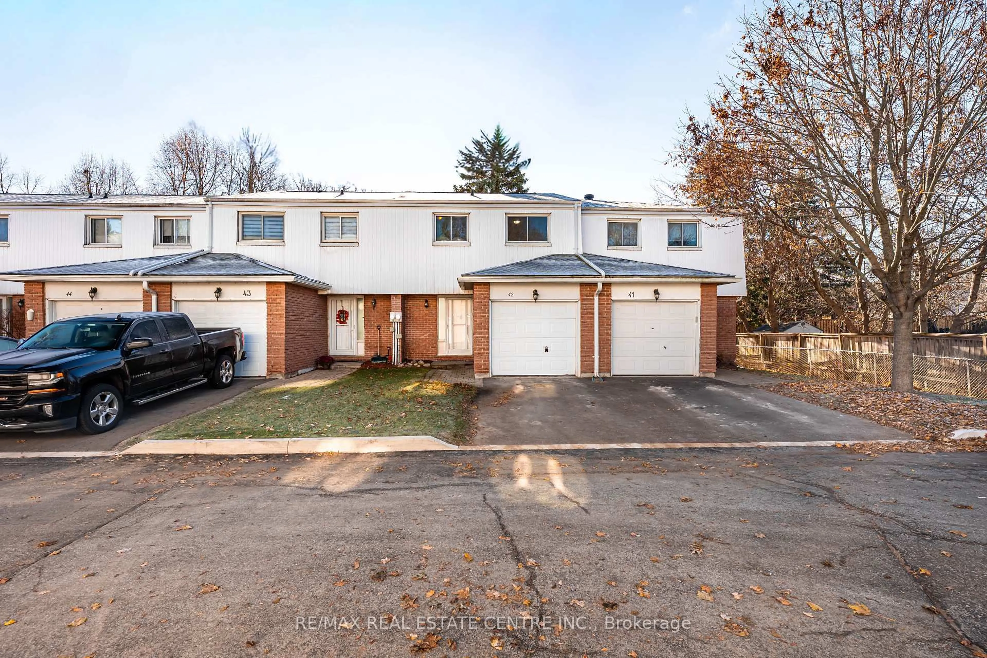 A pic from outside/outdoor area/front of a property/back of a property/a pic from drone, street for 325 William St #42, Shelburne Ontario L0N 1S1