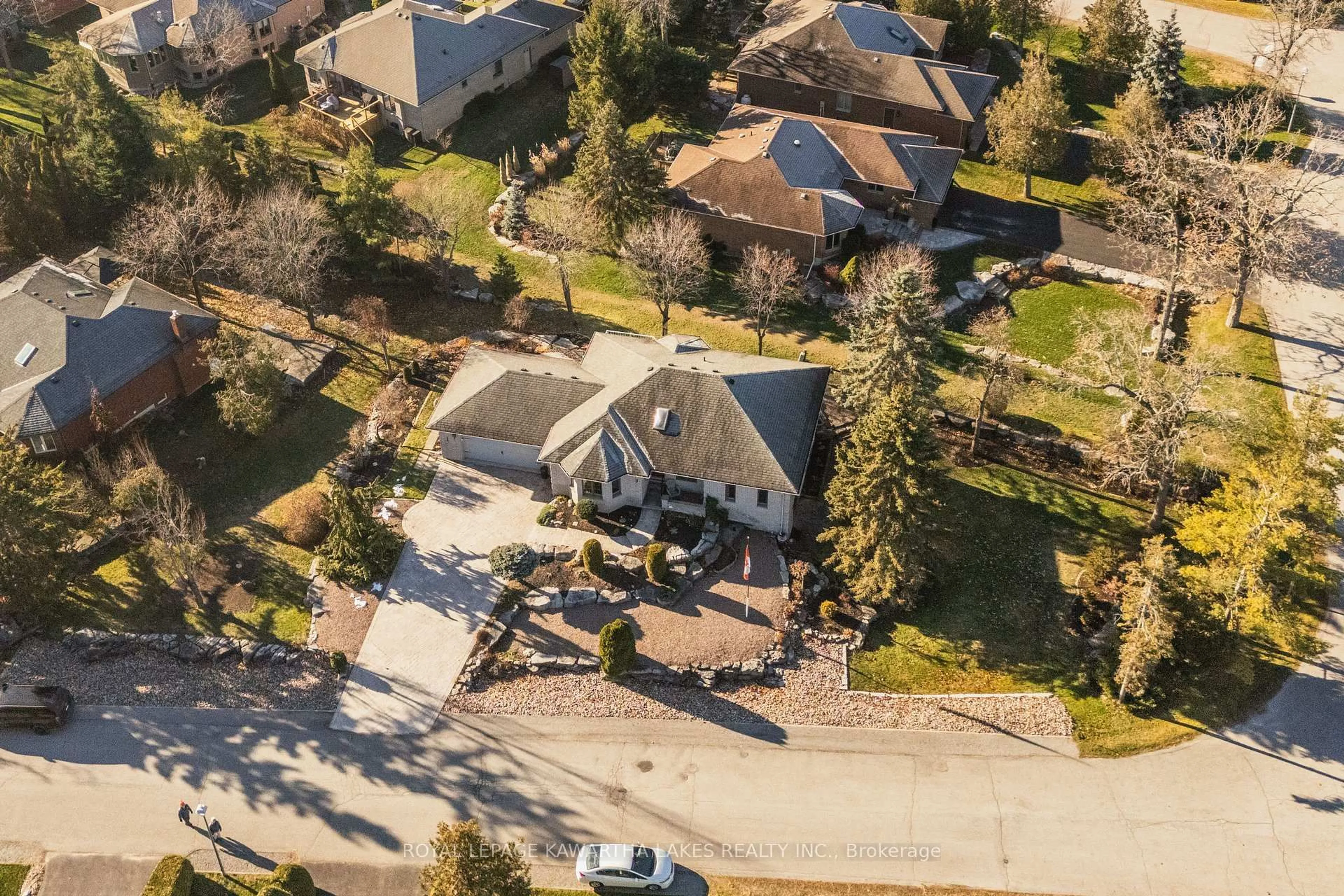 A pic from outside/outdoor area/front of a property/back of a property/a pic from drone, street for 83 Navigators Tr, Kawartha Lakes Ontario K0M 1A0