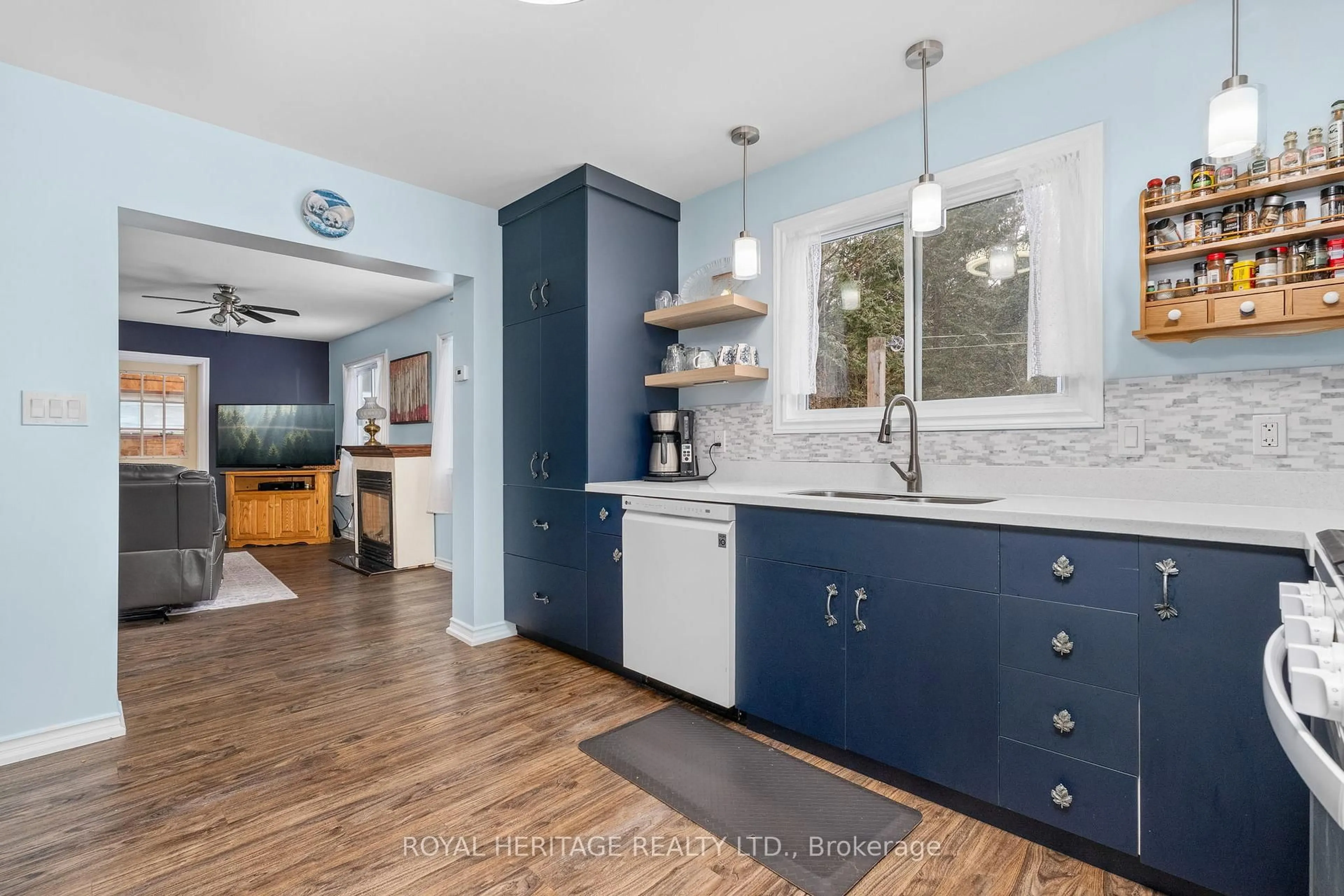 Open concept kitchen, ceramic/tile floor for 290 South Waseosa Lake Rd, Huntsville Ontario P1H 2N5