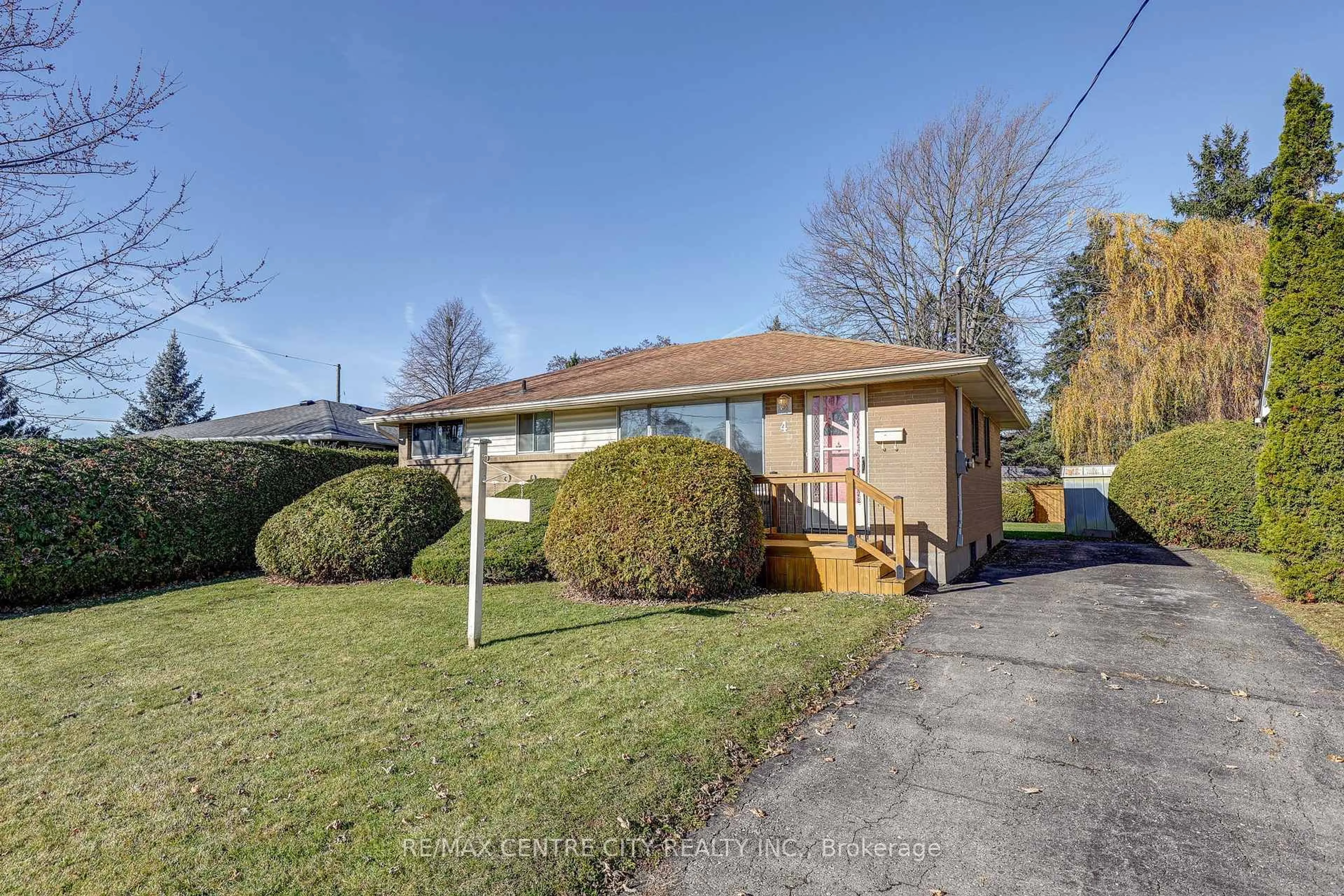 Unknown for 4 Brant Ave, St. Thomas Ontario N5R 1Z4